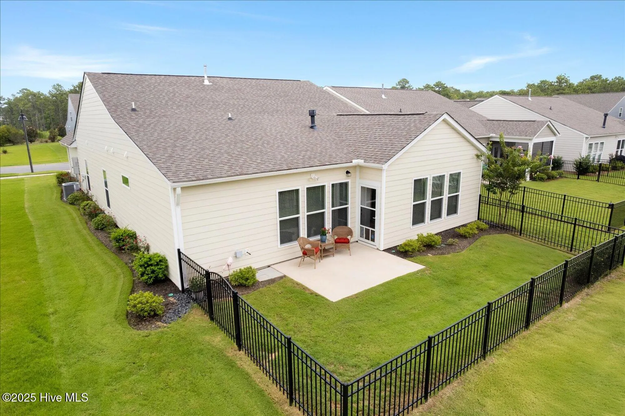Property Slideshow image 4 of 74 | 3236 penzance row, Wilmington, NC, 28412