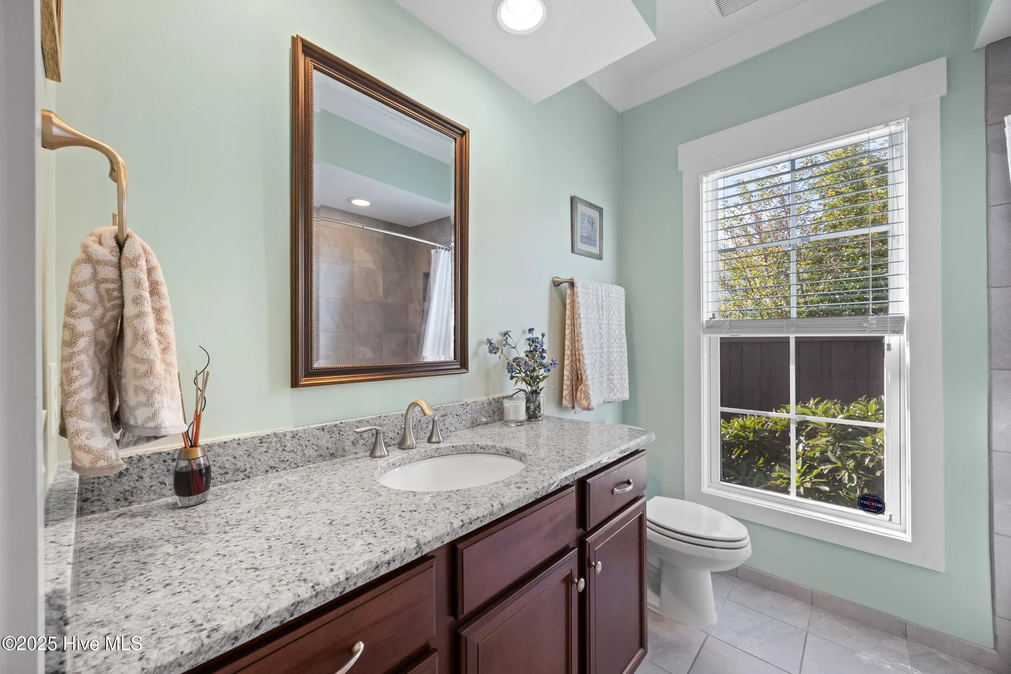Property Slideshow image 18 of 71 | 4451 old towne st, Wilmington, NC, 28412