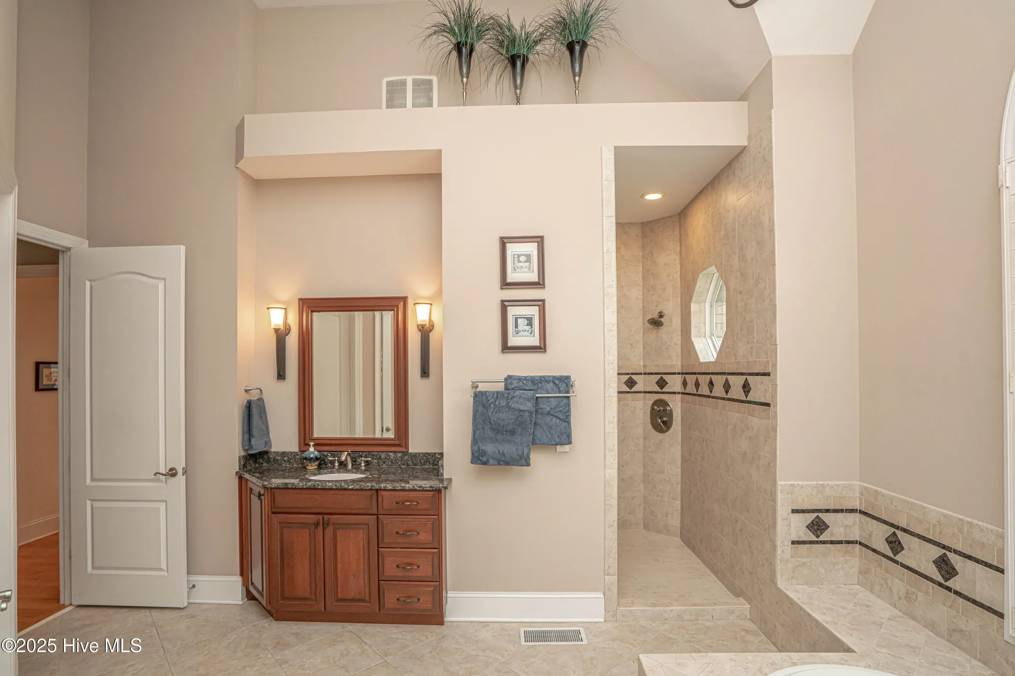 Property Slideshow image 18 of 84 | 537 gladstone cir, Ocean Isle Beach, NC, 28469