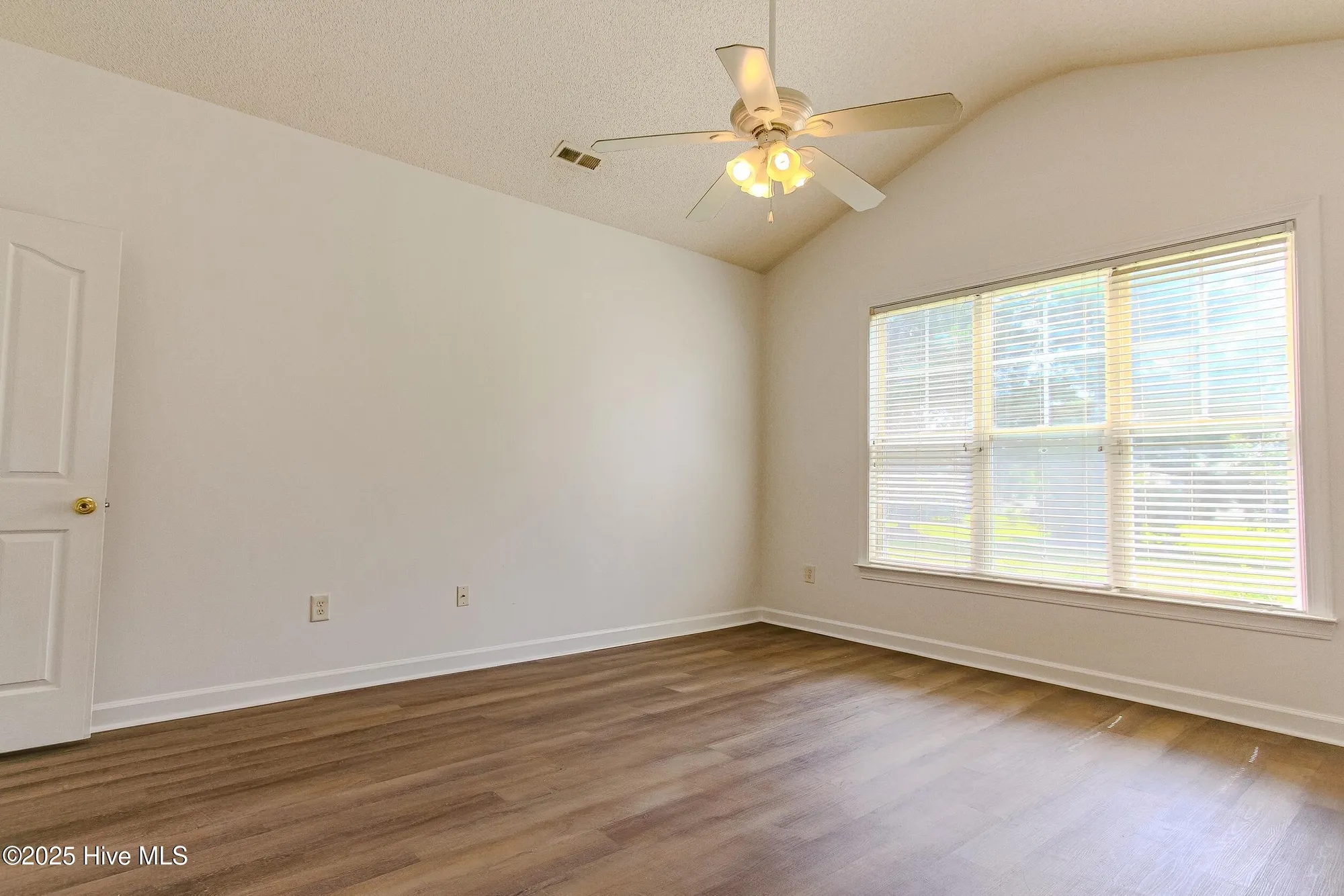 Property Slideshow image 31 of 61 | 1005 meadowlands trl, Calabash, NC, 28467