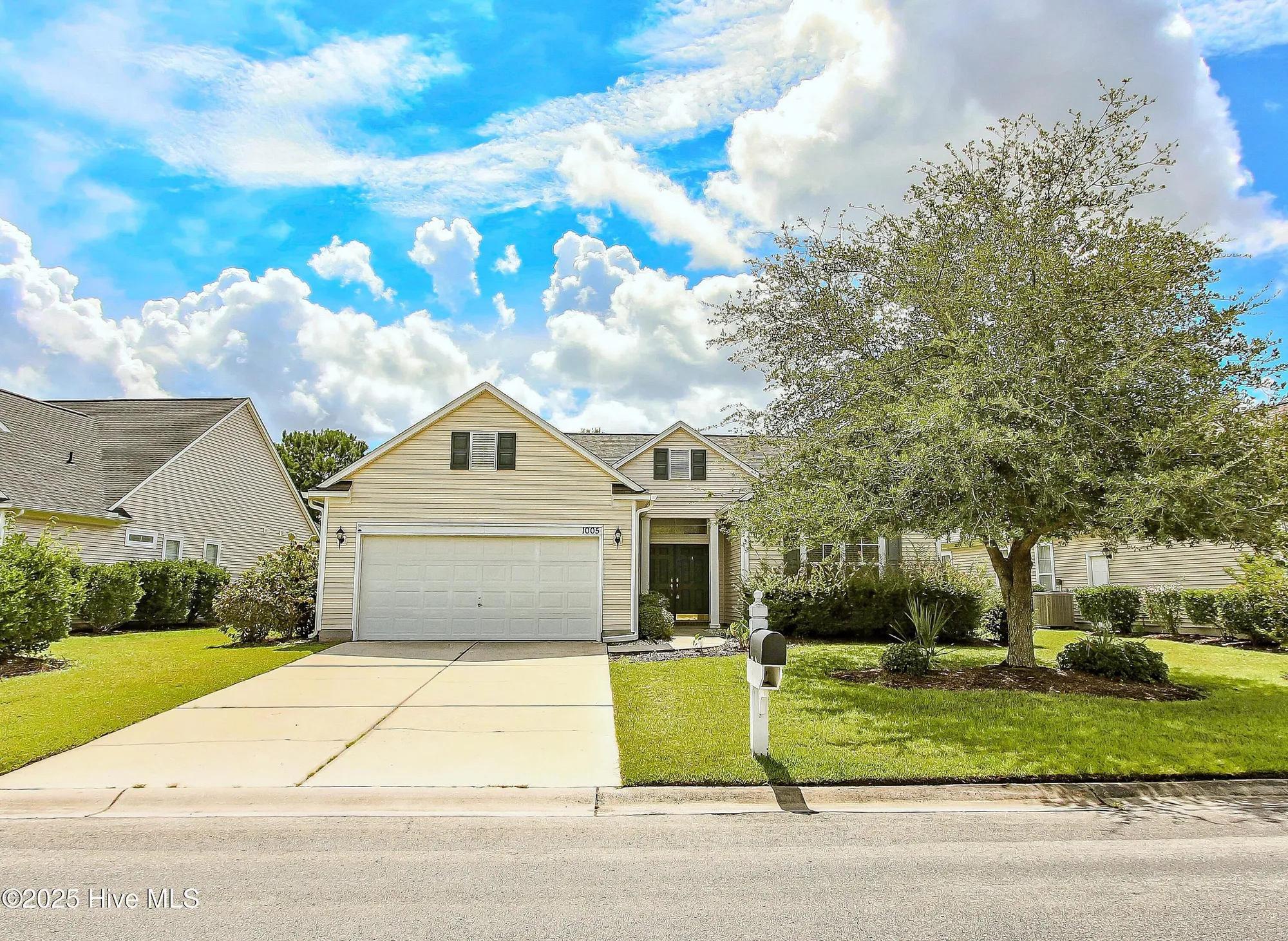 Property Slideshow image 1 of 61 | 1005 meadowlands trl, Calabash, NC, 28467