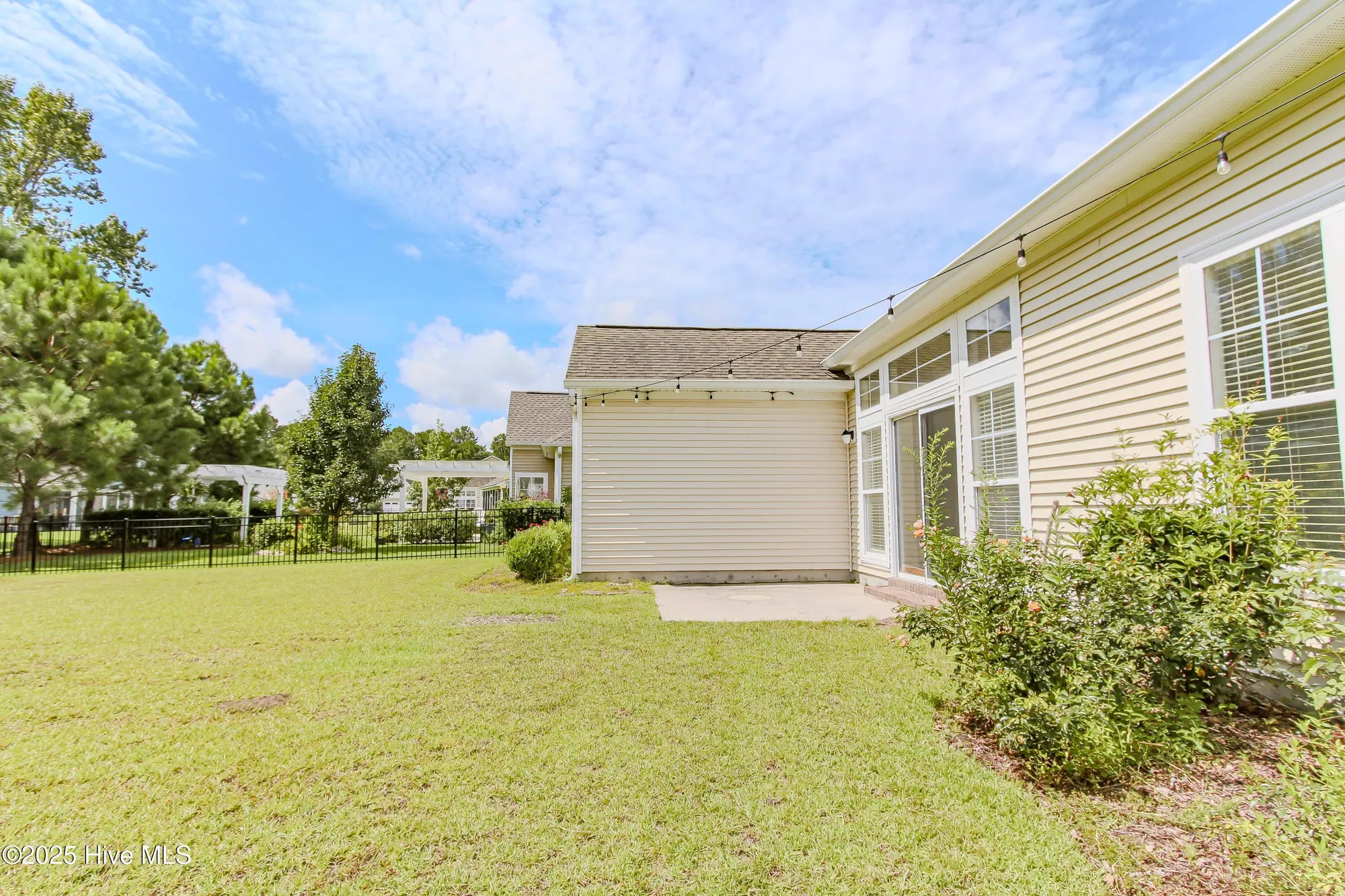 Property Slideshow image 9 of 61 | 1005 meadowlands trl, Calabash, NC, 28467