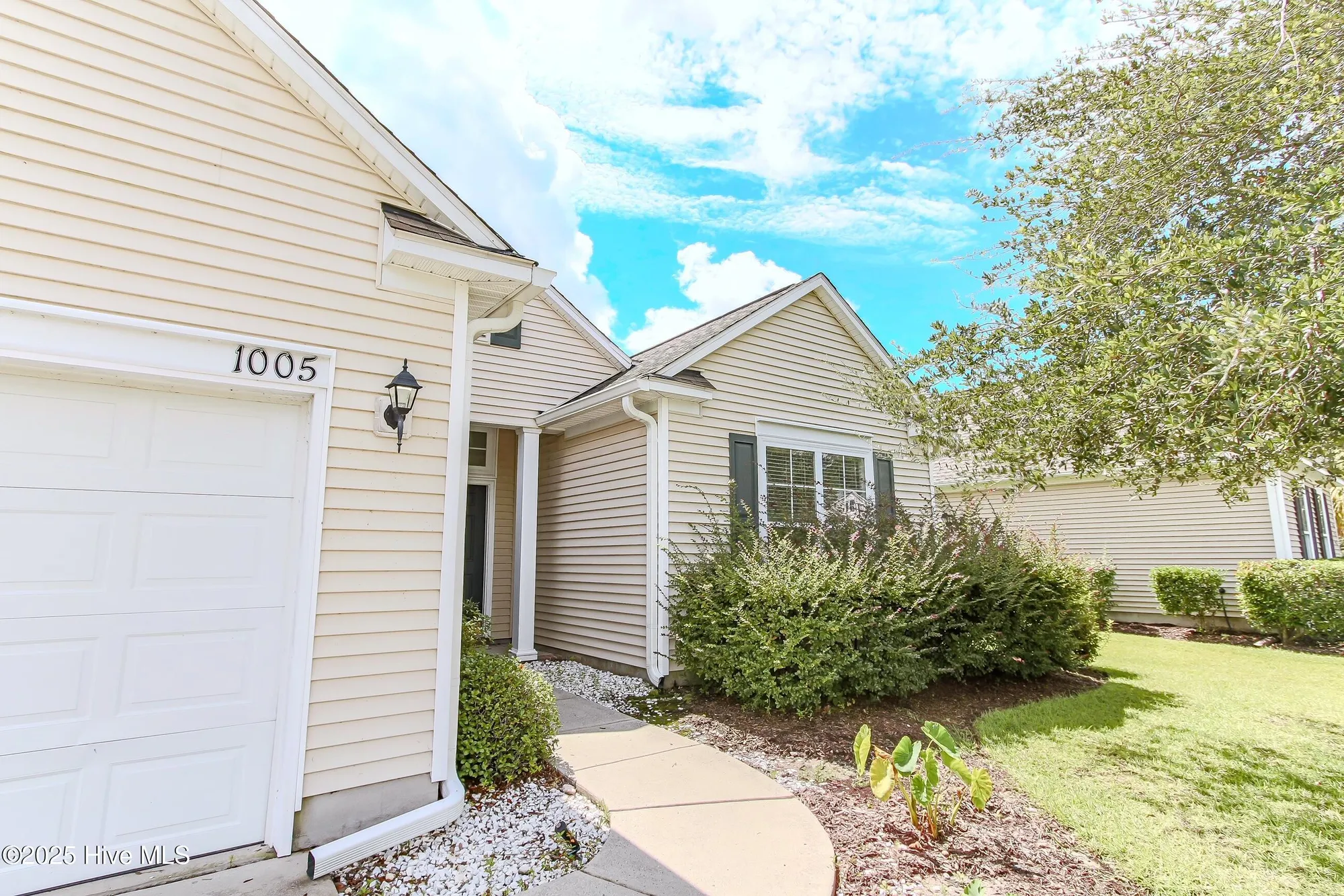 Property Slideshow image 11 of 61 | 1005 meadowlands trl, Calabash, NC, 28467