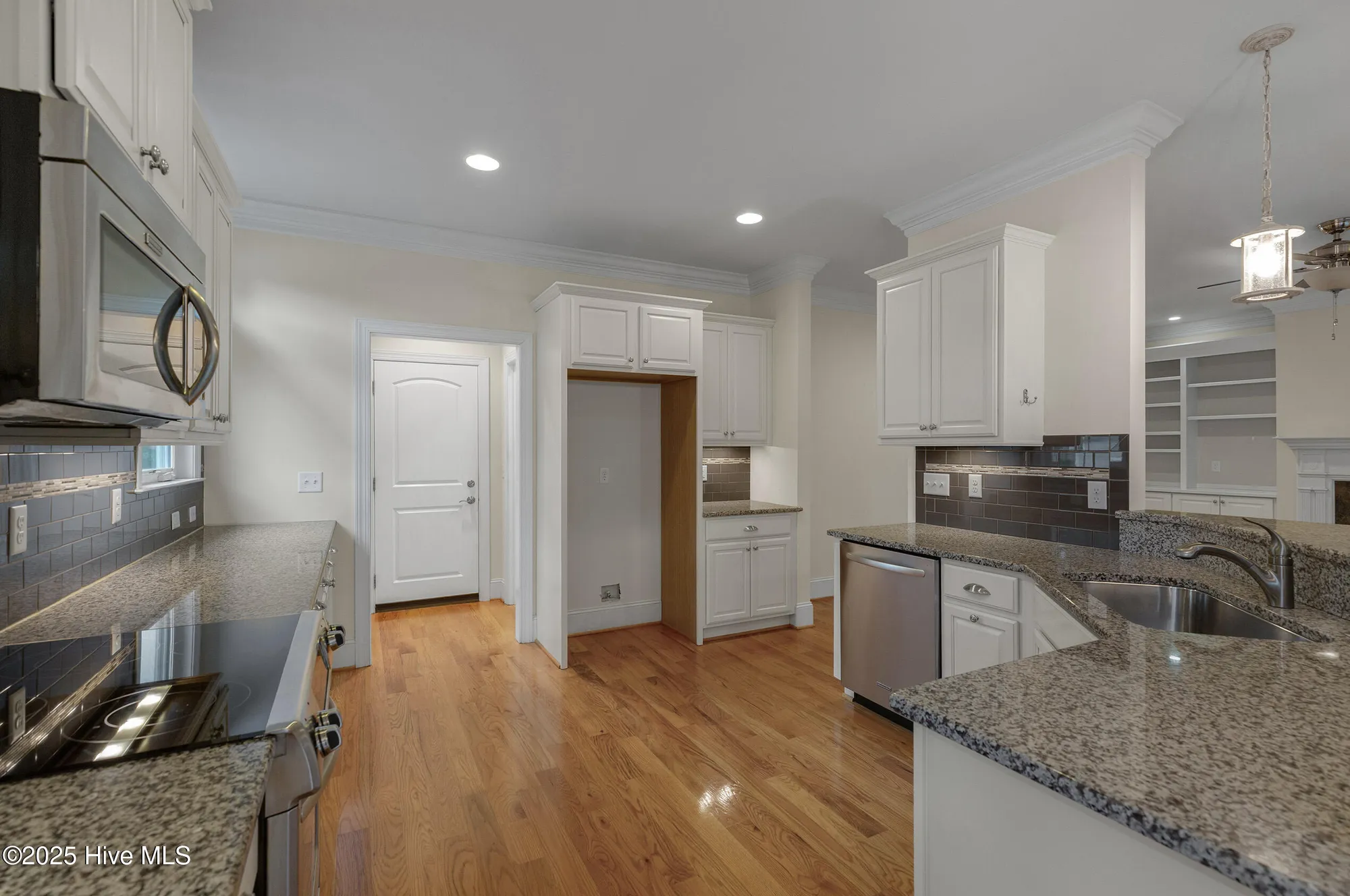 Property Slideshow image 21 of 84 | 402 cornubia dr, Castle Hayne, NC, 28429