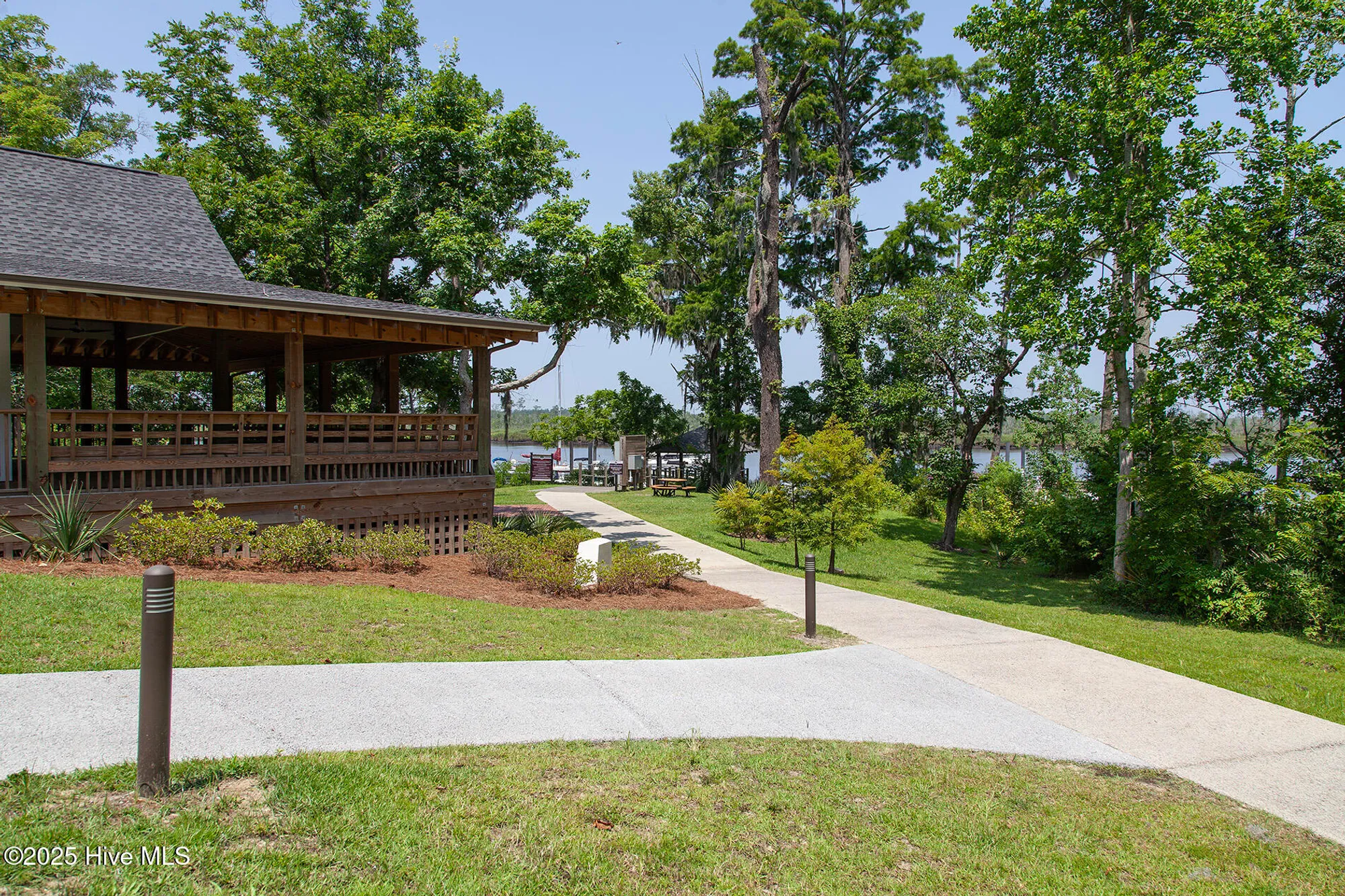 Property Slideshow image 71 of 84 | 402 cornubia dr, Castle Hayne, NC, 28429