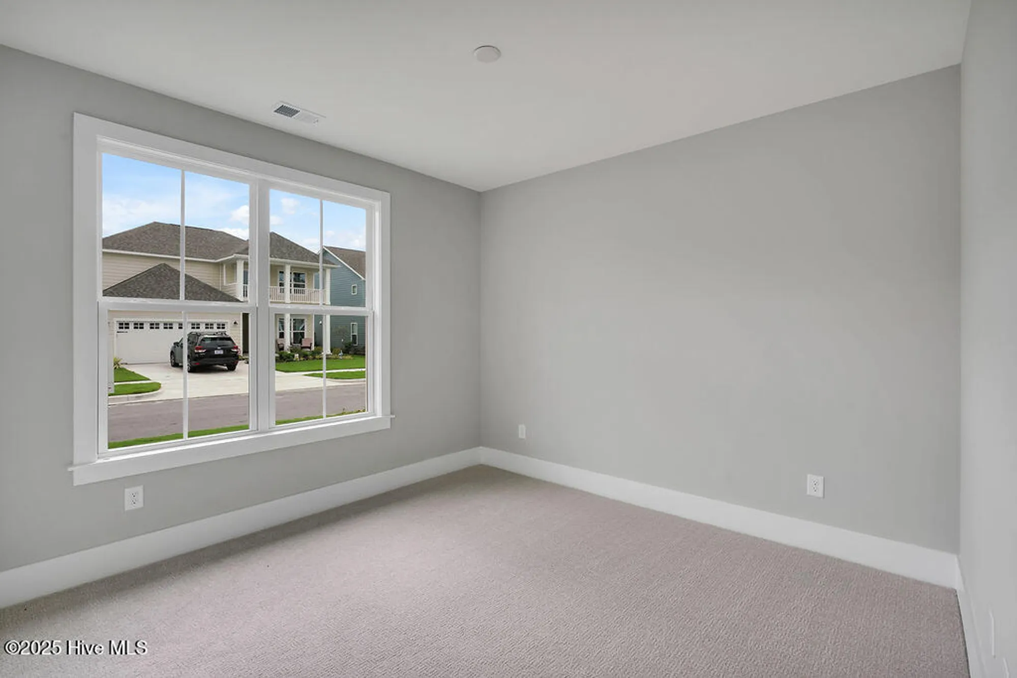 Property Slideshow image 14 of 26 | 250 longhill dr, Wilmington, NC, 28412