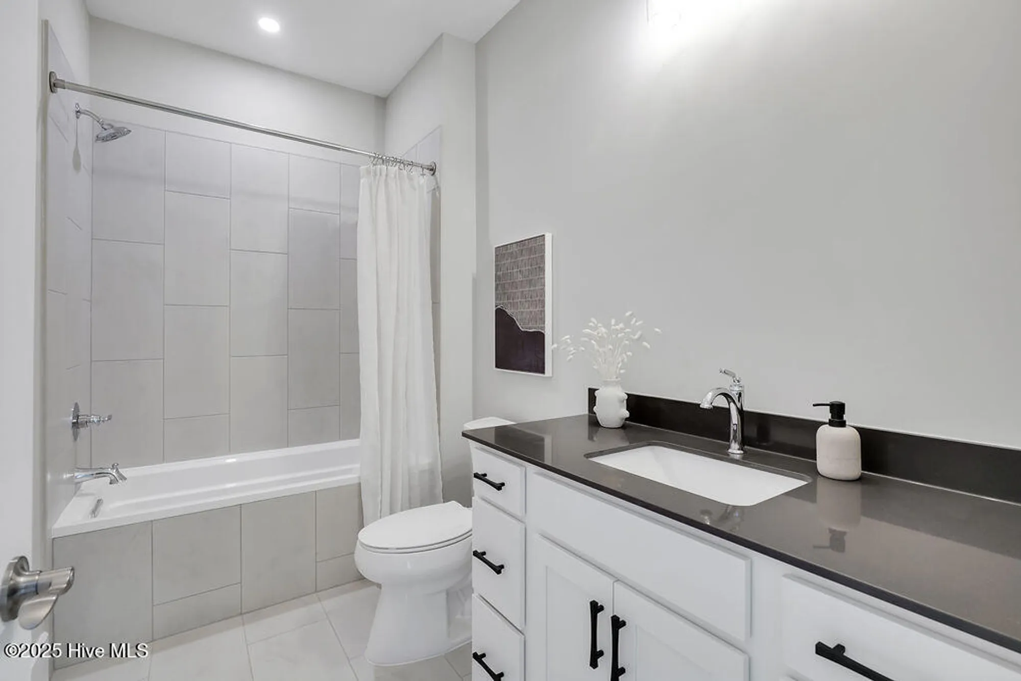 Property Slideshow image 15 of 26 | 250 longhill dr, Wilmington, NC, 28412