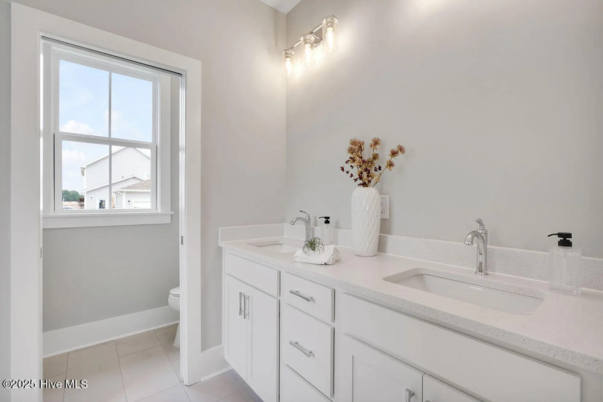 Property Slideshow image 12 of 26 | 250 longhill dr, Wilmington, NC, 28412