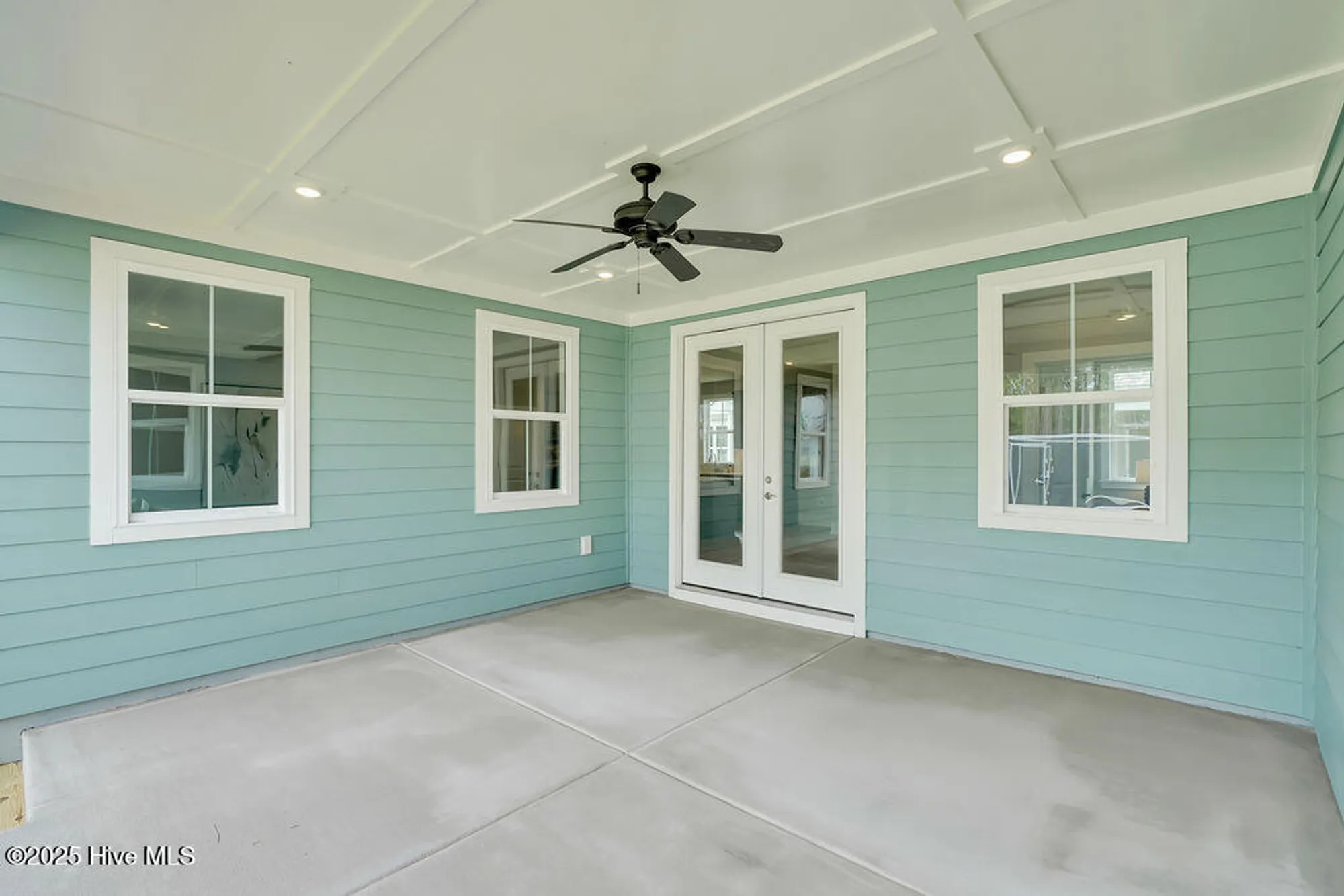 Property Slideshow image 17 of 26 | 250 longhill dr, Wilmington, NC, 28412