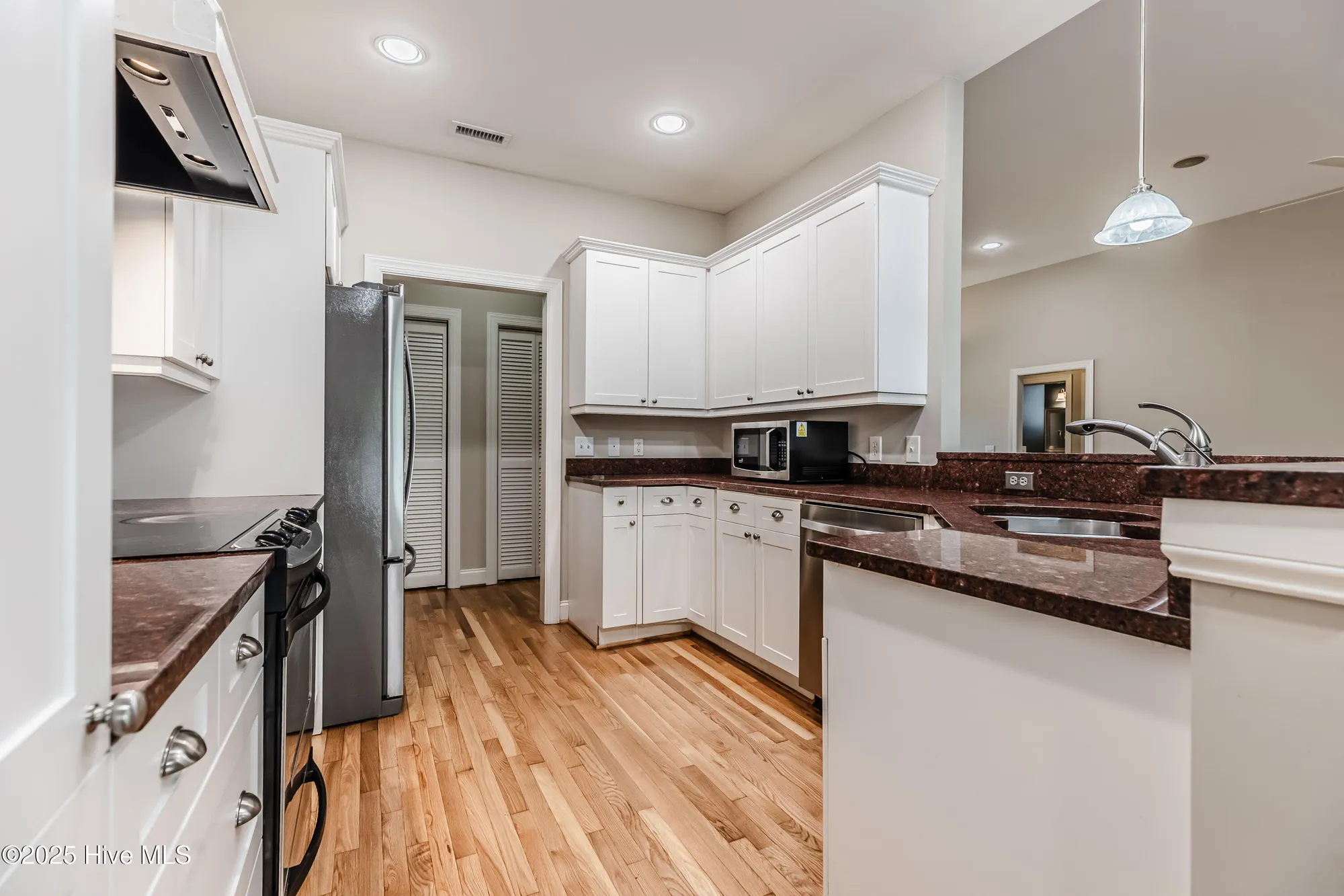 Property Slideshow image 9 of 48 | 3687 wingfoot dr, Southport, NC, 28461