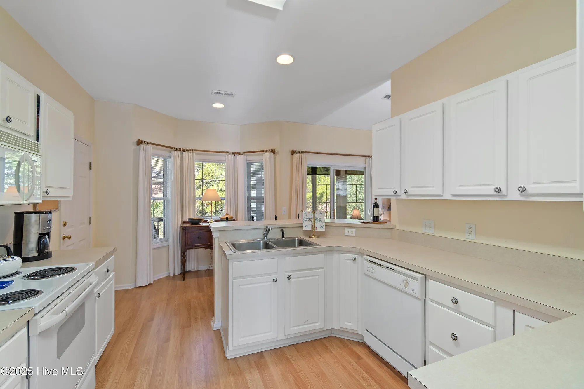 Property Slideshow image 7 of 53 | 4138 churchill cir, Southport, NC, 28461