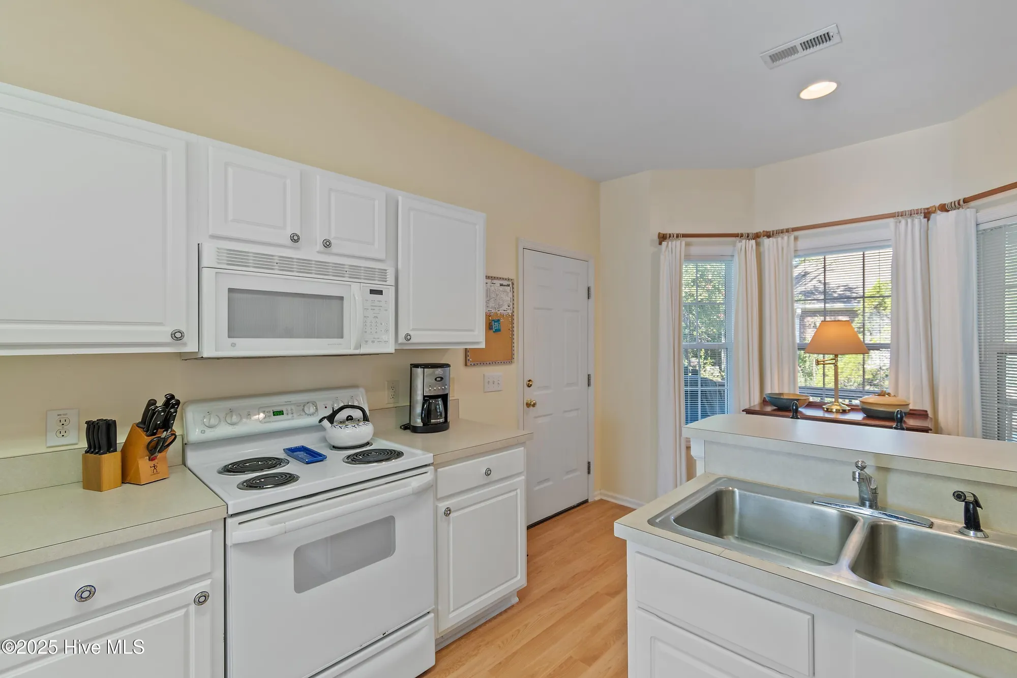 Property Slideshow image 9 of 53 | 4138 churchill cir, Southport, NC, 28461