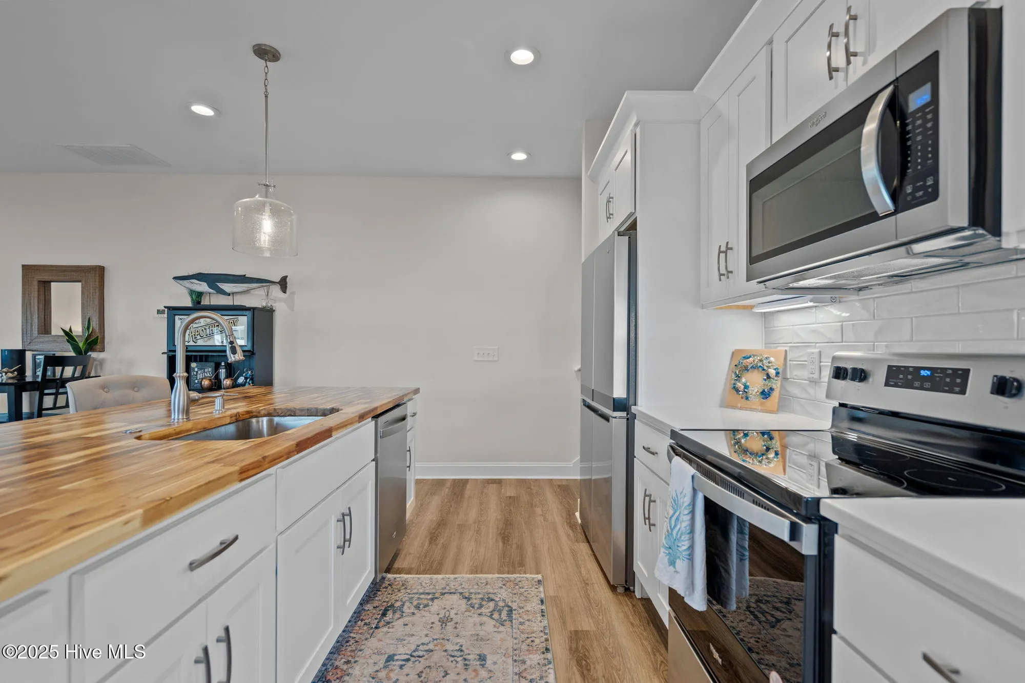 Property Slideshow image 6 of 26 | 900 fresnel run, Wilmington, NC, 28412