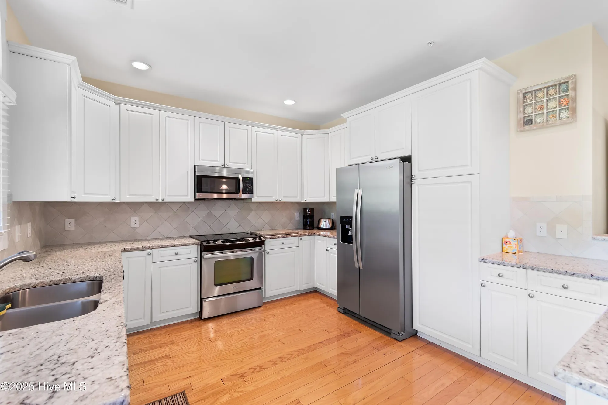 Property Slideshow image 19 of 40 | 2537 st james dr apt 1008, Southport, NC, 28461