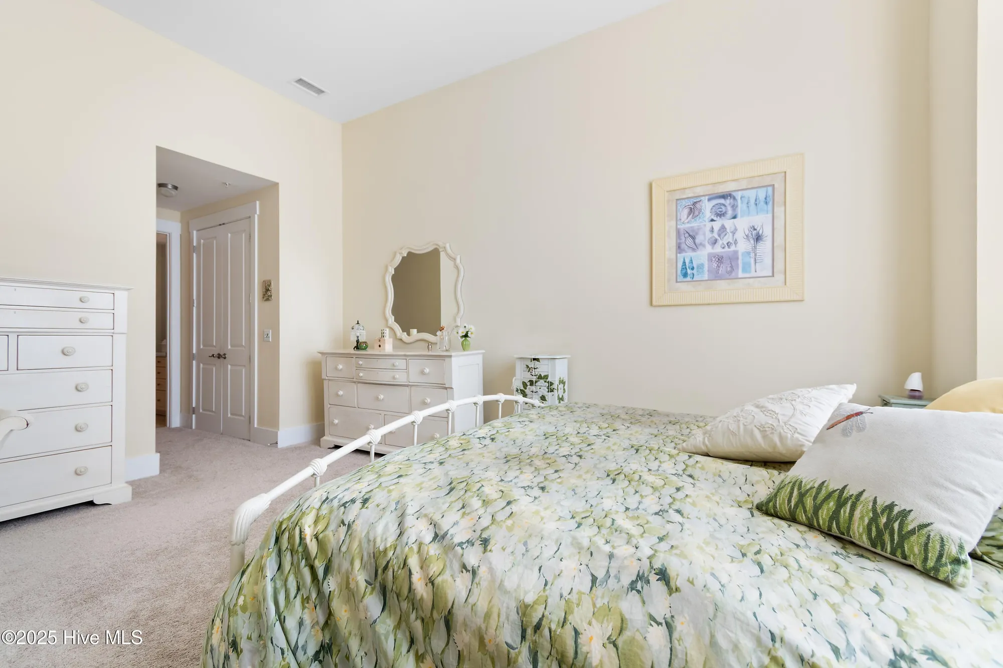 Property Slideshow image 8 of 40 | 2537 st james dr apt 1008, Southport, NC, 28461