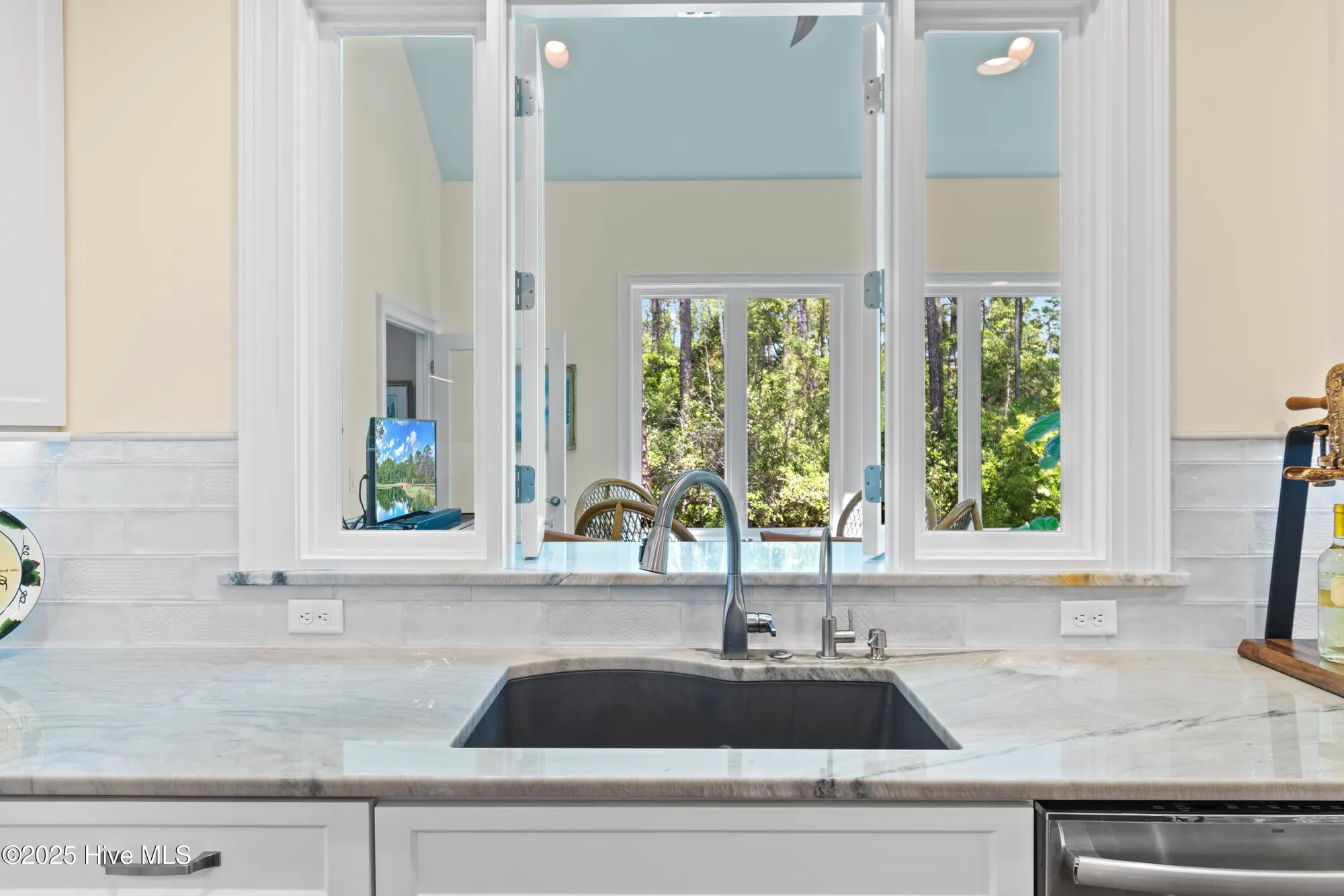 Property Slideshow image 40 of 63 | 2555 parkridge dr, Southport, NC, 28461