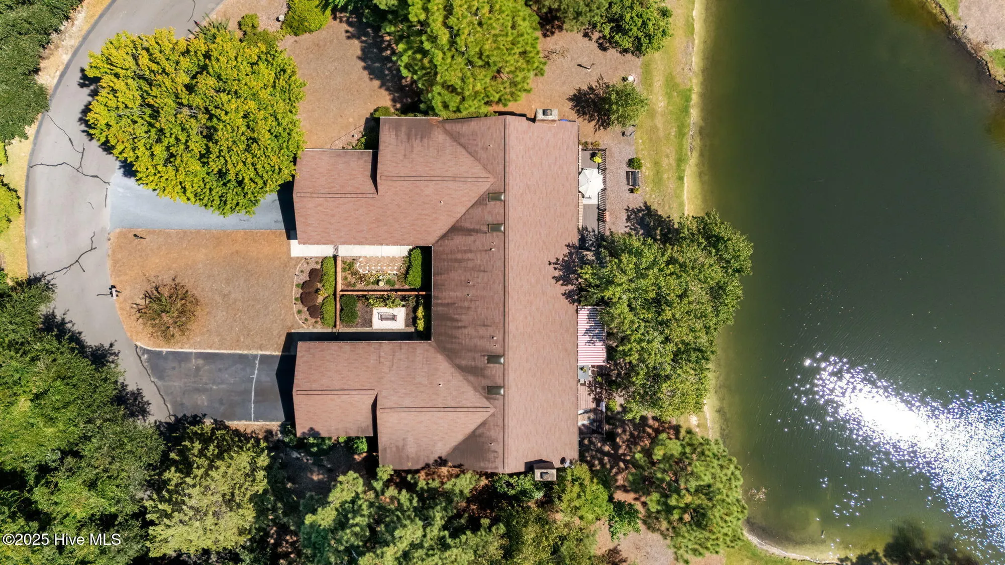 Property Slideshow image 4 of 45 | 705 burlwood dr, Southern Pines, NC, 28387