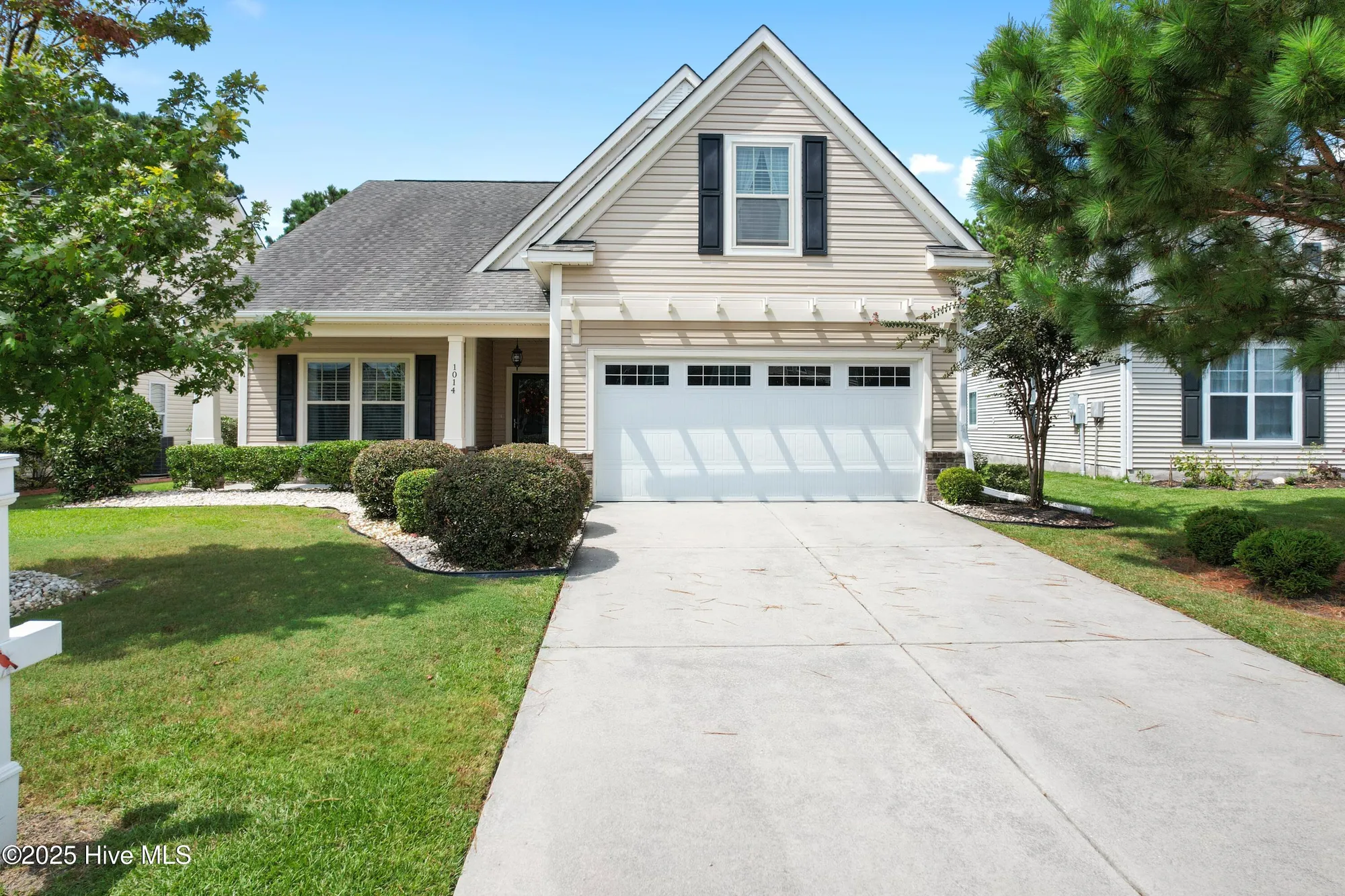 Property Slideshow image 1 of 52 | 1014 meadowlands trl nw, Calabash, NC, 28467