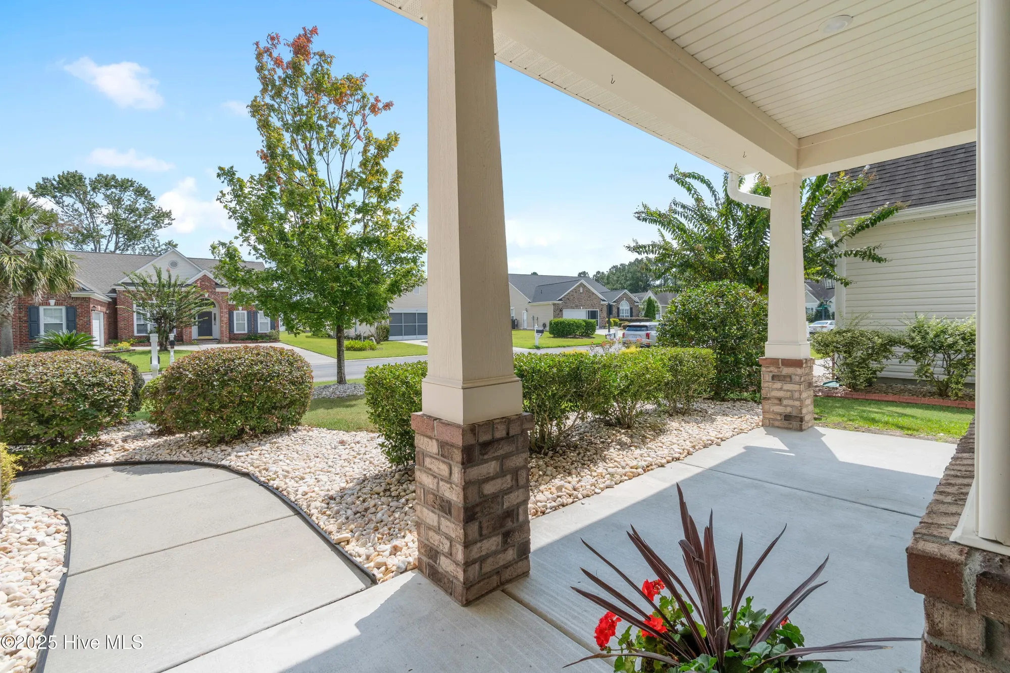 Property Slideshow image 5 of 52 | 1014 meadowlands trl nw, Calabash, NC, 28467