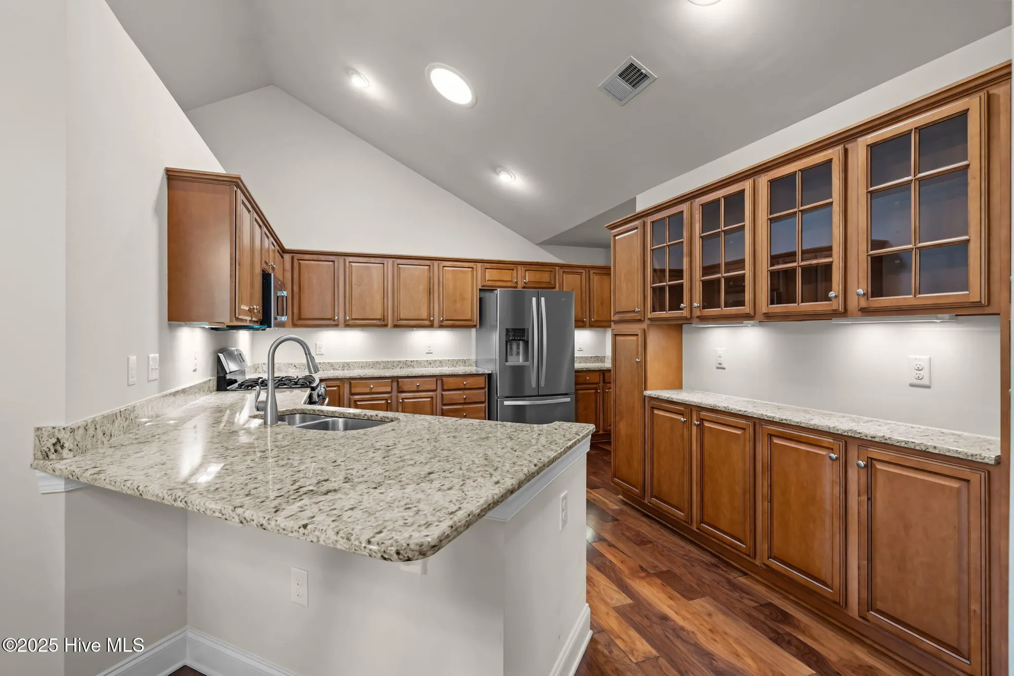 Property Slideshow image 16 of 34 | 105 e chelsea ct, Southern Pines, NC, 28387