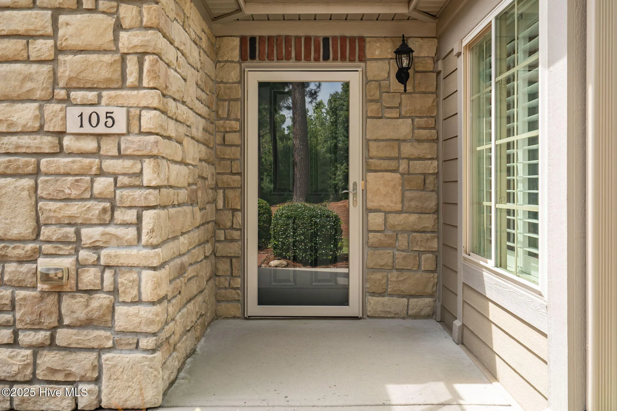 Property Slideshow image 4 of 34 | 105 e chelsea ct, Southern Pines, NC, 28387