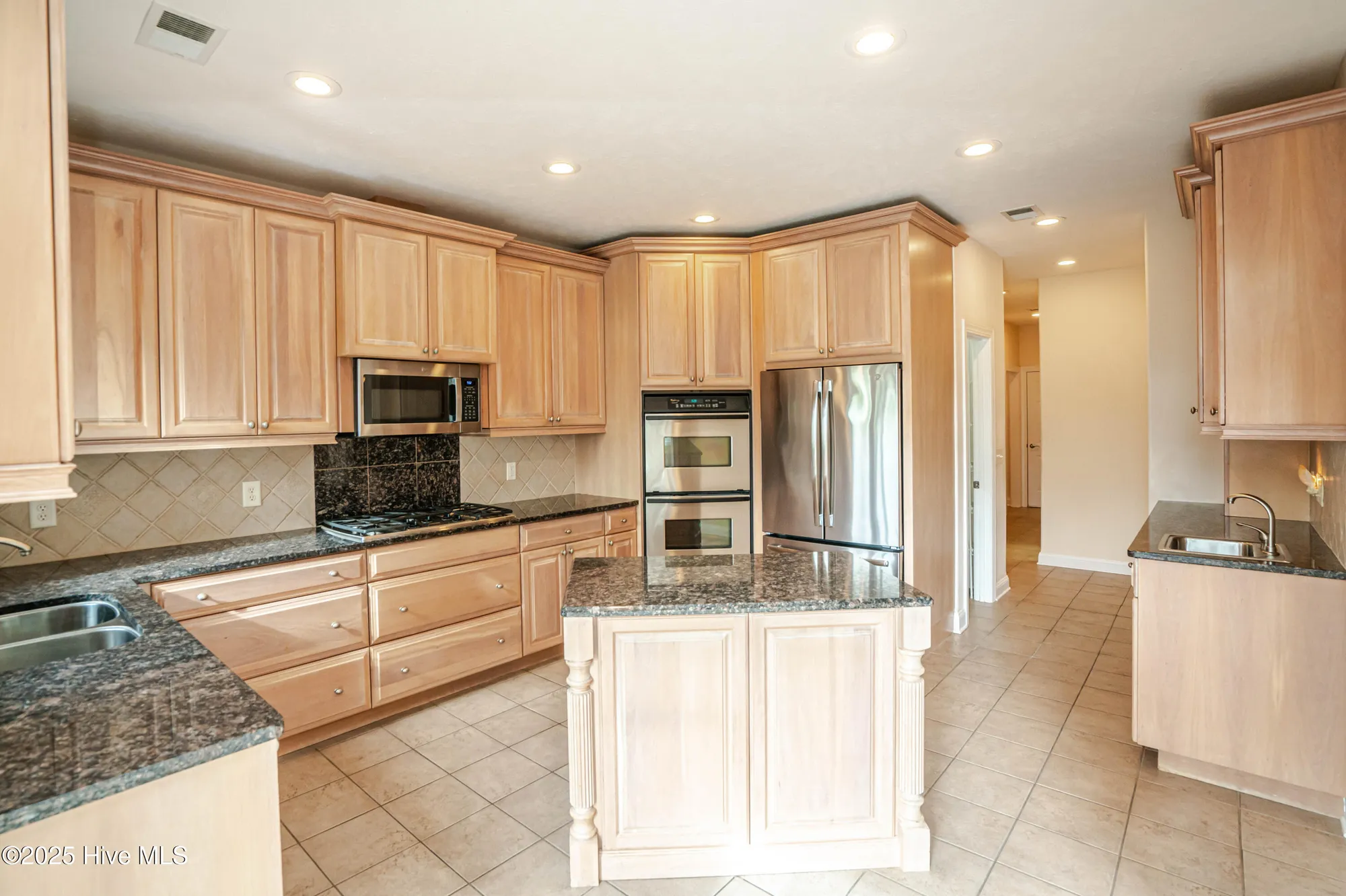 Property Slideshow image 18 of 88 | 534 avalon pl, Ocean Isle Beach, NC, 28469