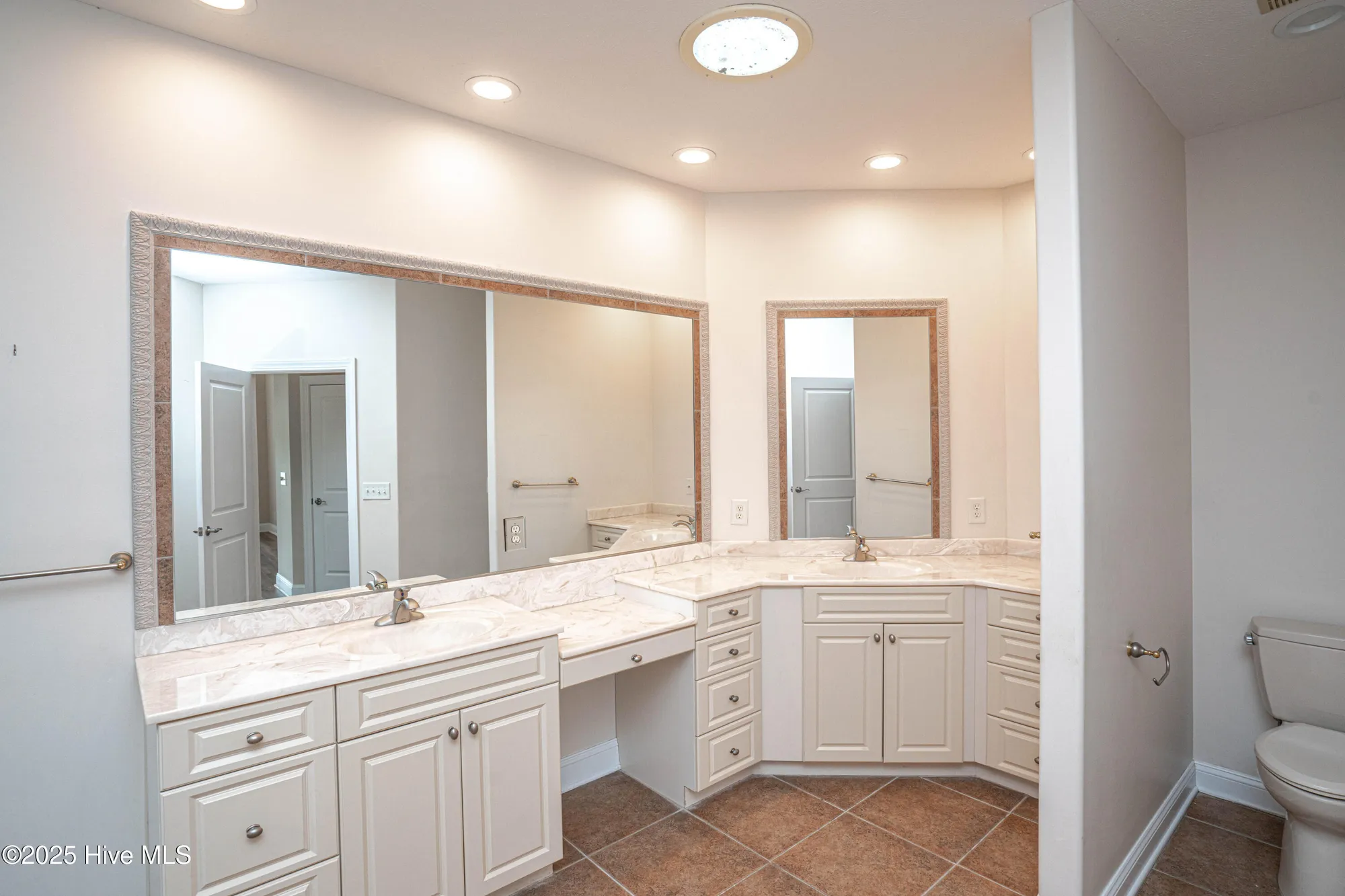 Property Slideshow image 23 of 88 | 534 avalon pl, Ocean Isle Beach, NC, 28469