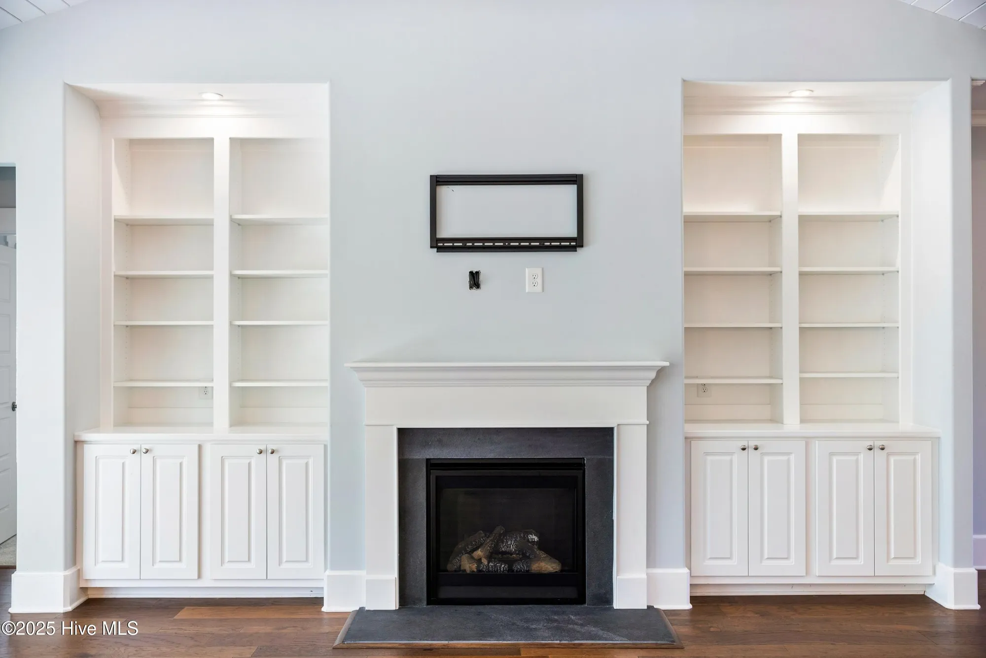 Property Slideshow image 16 of 114 | 2822 pine bloom way, Leland, NC, 28451