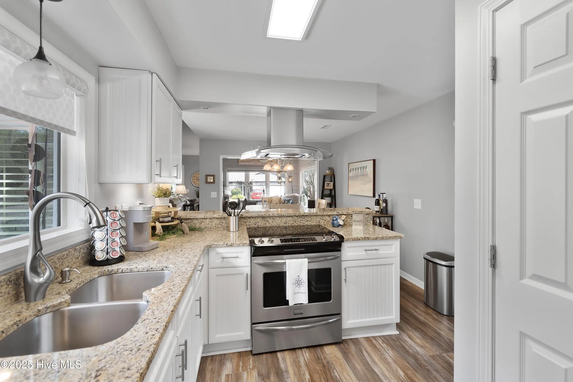 Property Slideshow image 9 of 64 | 606 camellia ln, Sunset Beach, NC, 28468