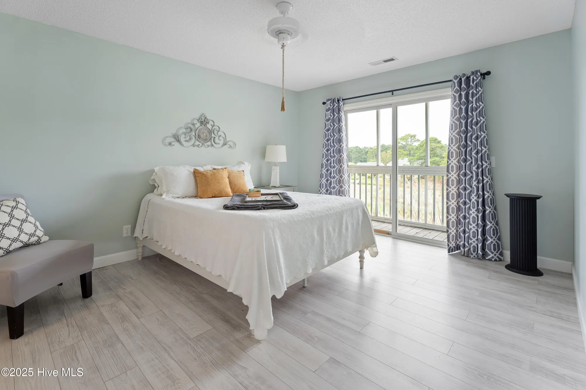 Property Slideshow image 17 of 32 | 3350 club villa dr 806, Southport, NC, 28461