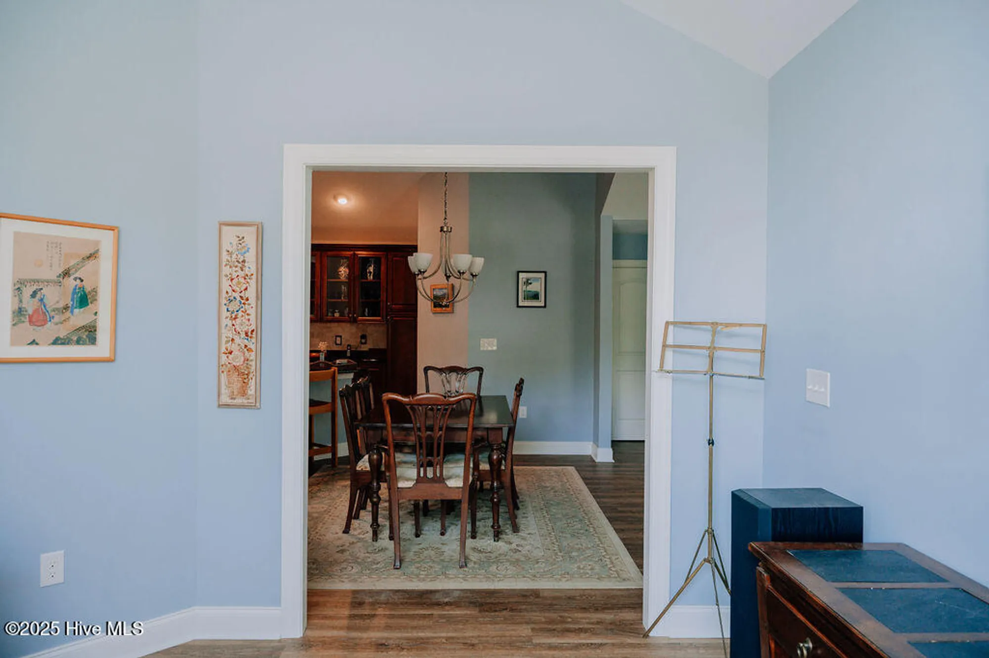 Property Slideshow image 19 of 54 | 123 w chelsea ct, Southern Pines, NC, 28387