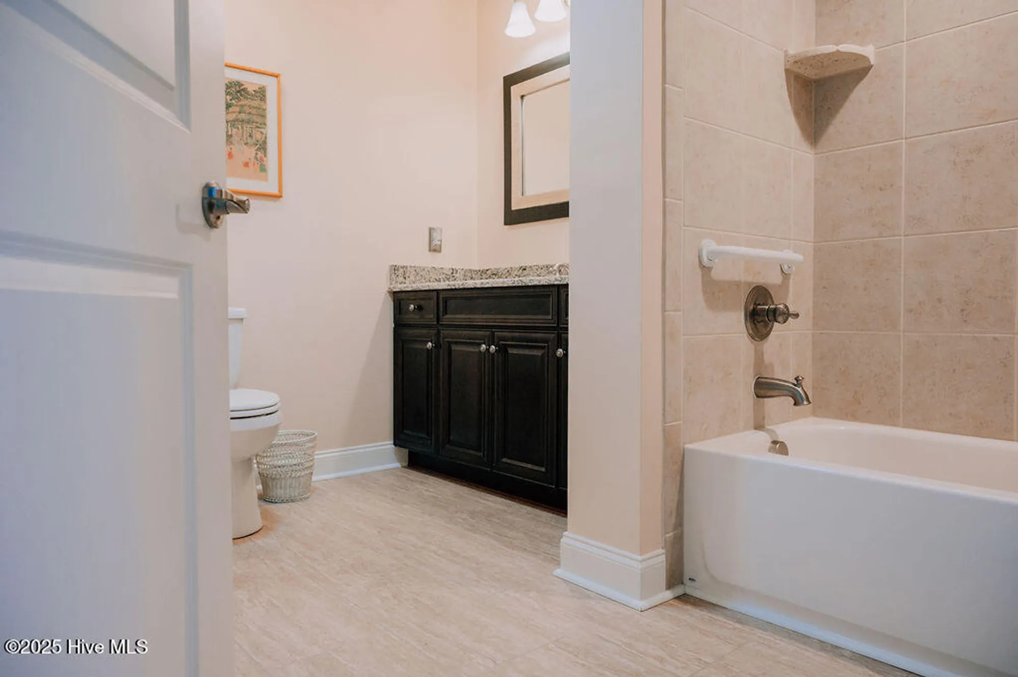 Property Slideshow image 34 of 54 | 123 w chelsea ct, Southern Pines, NC, 28387