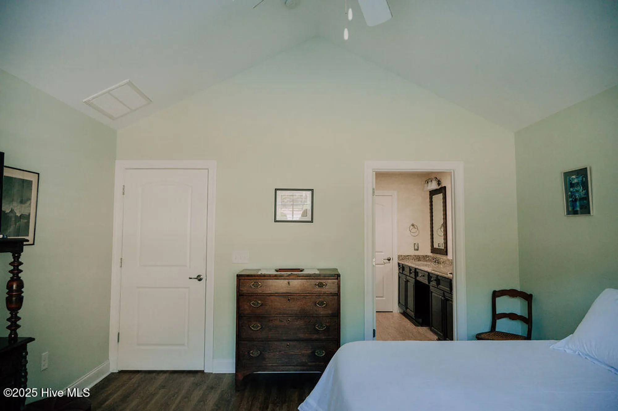 Property Slideshow image 38 of 54 | 123 w chelsea ct, Southern Pines, NC, 28387