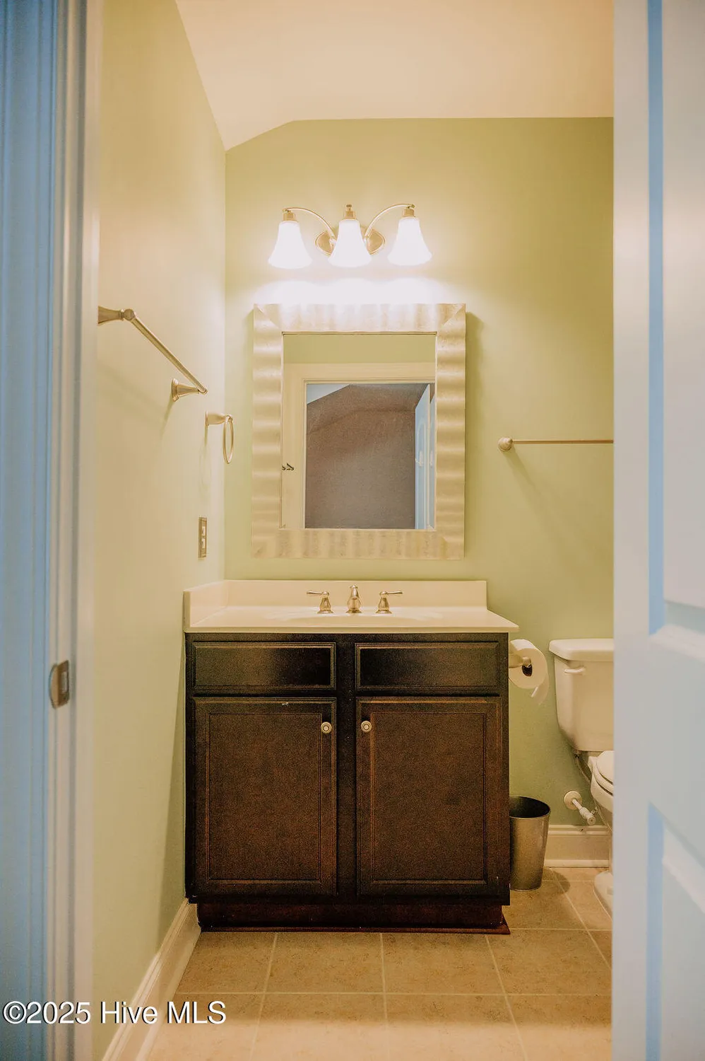 Property Slideshow image 46 of 54 | 123 w chelsea ct, Southern Pines, NC, 28387