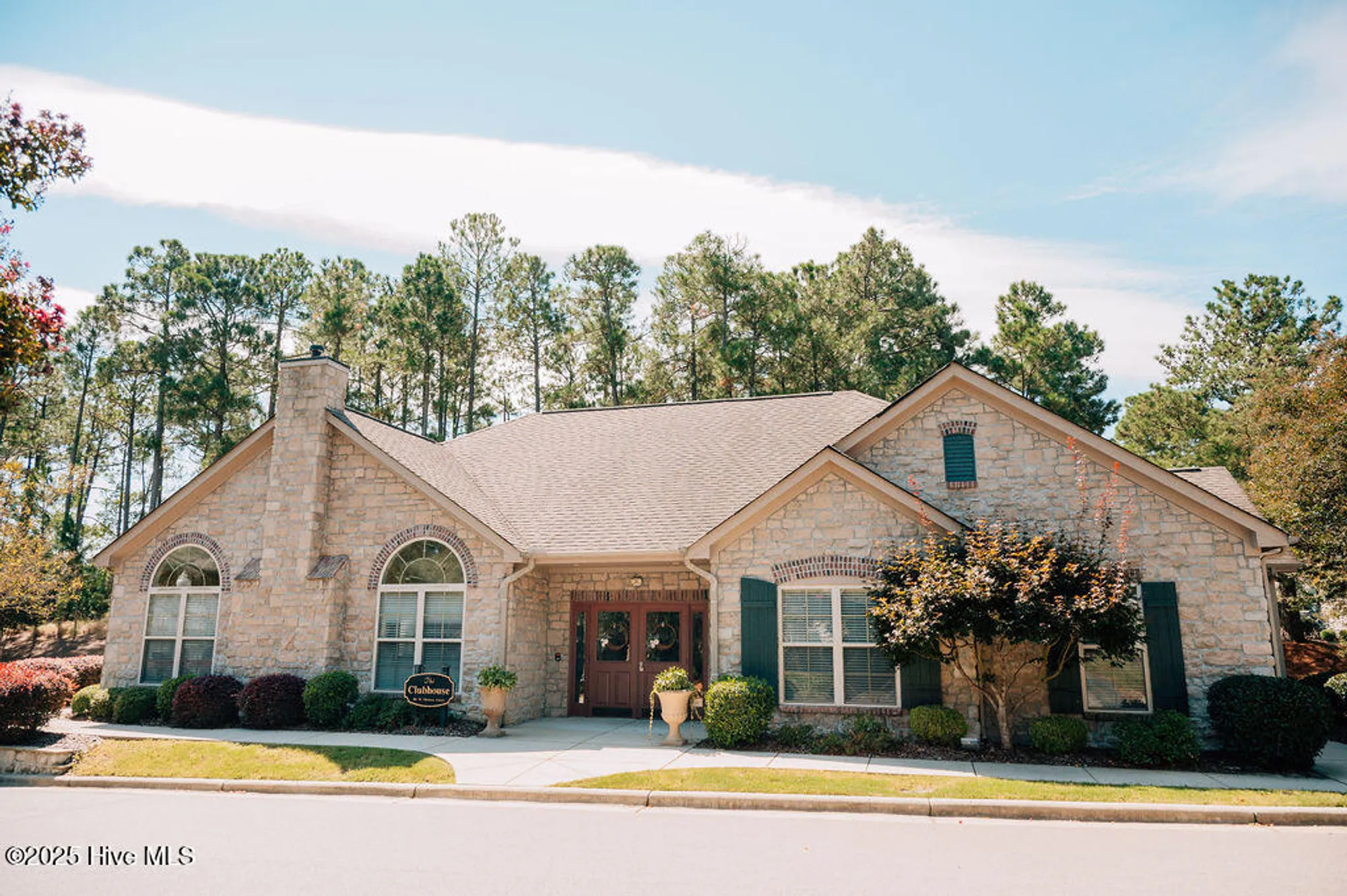 Property Slideshow image 52 of 54 | 123 w chelsea ct, Southern Pines, NC, 28387