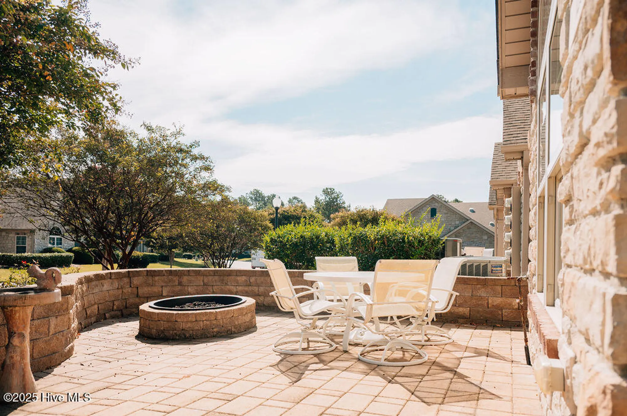 Property Slideshow image 7 of 54 | 123 w chelsea ct, Southern Pines, NC, 28387