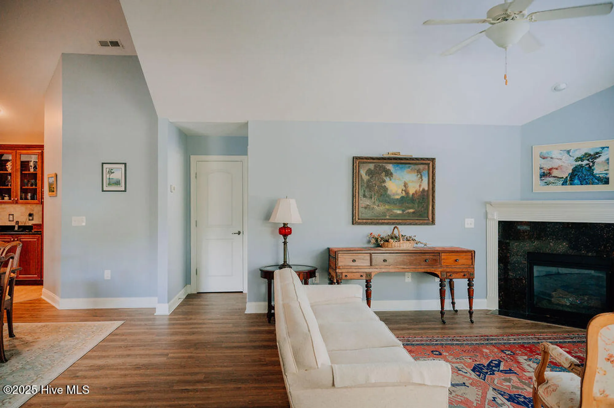 Property Slideshow image 12 of 54 | 123 w chelsea ct, Southern Pines, NC, 28387