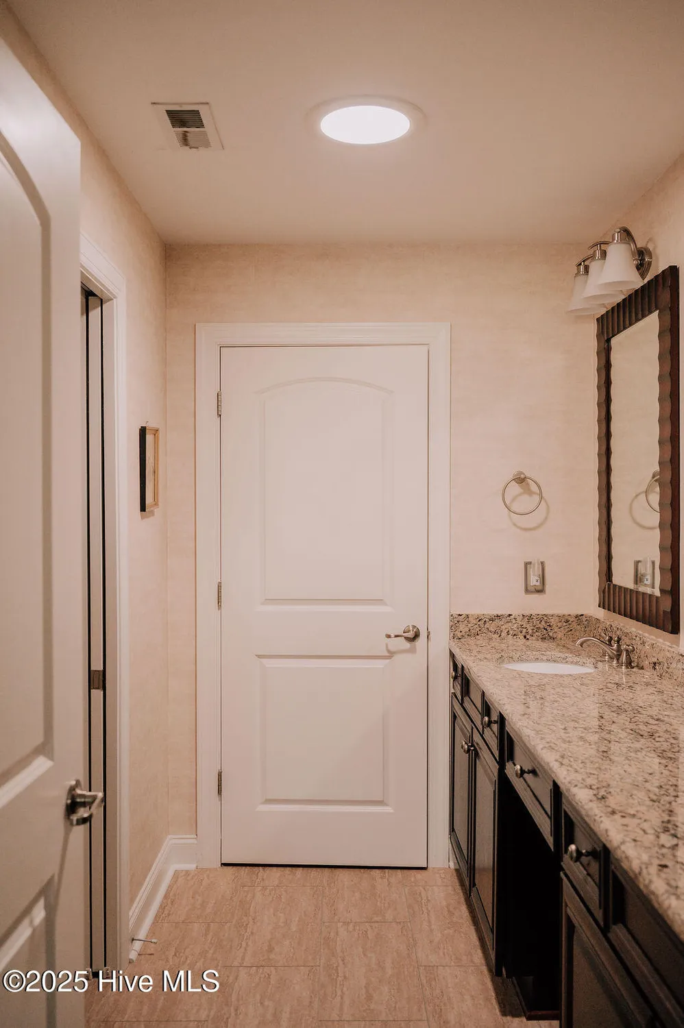 Property Slideshow image 39 of 54 | 123 w chelsea ct, Southern Pines, NC, 28387