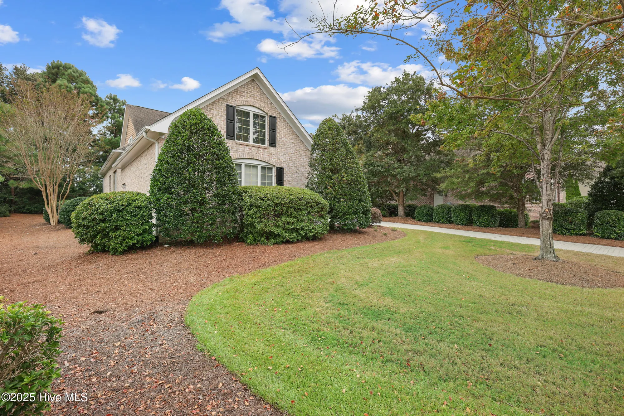 Property Slideshow image 3 of 53 | 527 windstar ln, Wilmington, NC, 28411
