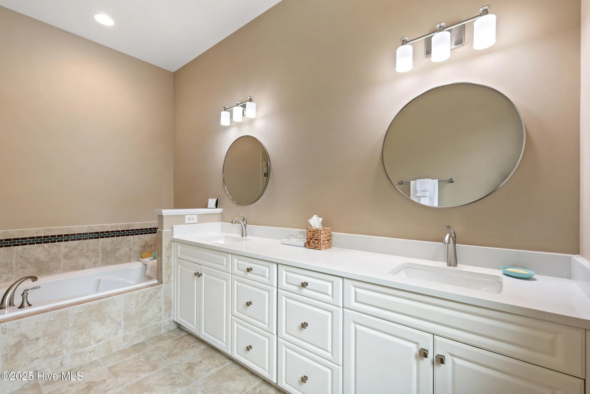 Property Slideshow image 20 of 53 | 527 windstar ln, Wilmington, NC, 28411