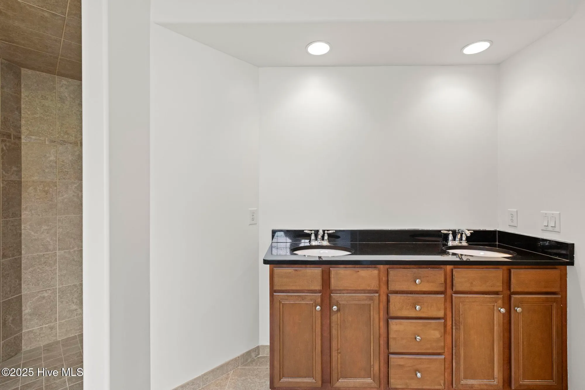 Property Slideshow image 35 of 43 | 2172 villamar dr, Leland, NC, 28451