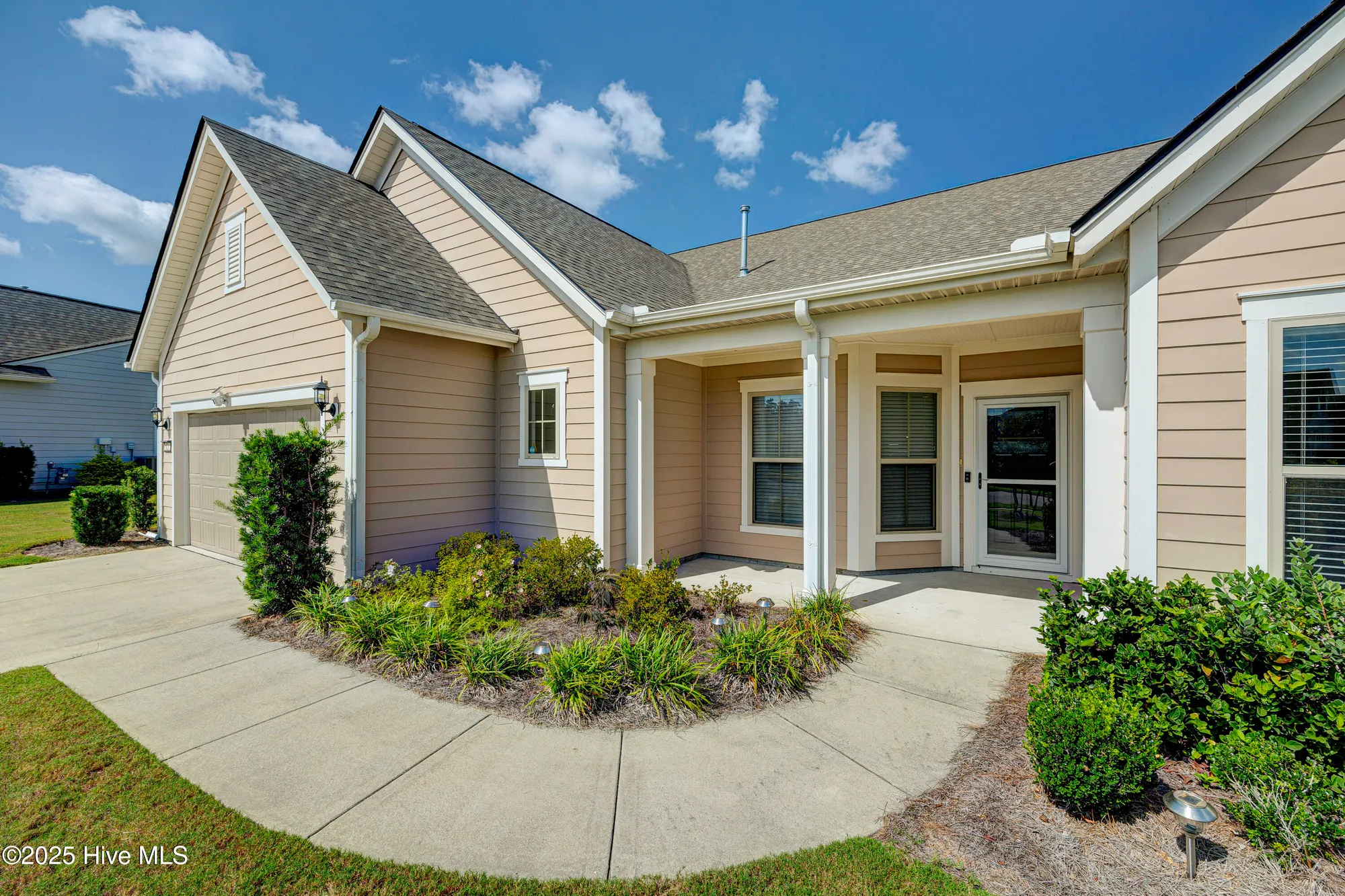 Property Slideshow image 5 of 69 | 821 broomsedge ter, Wilmington, NC, 28412