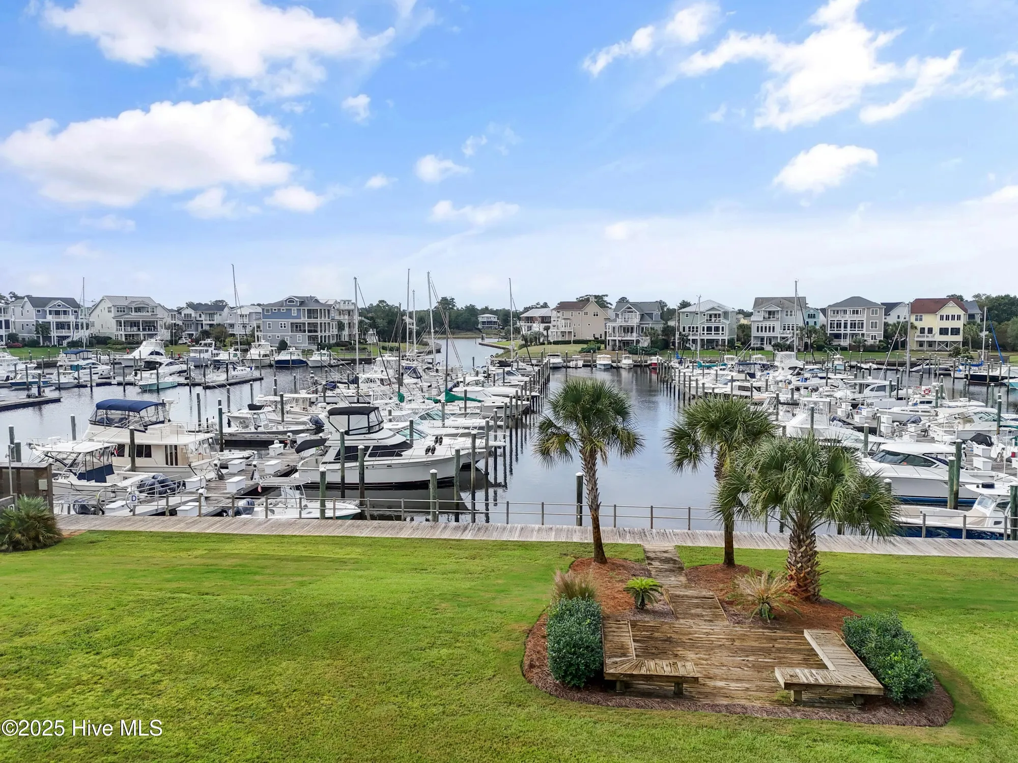 Property Slideshow image 2 of 59 | 2555 st james dr unit 401, Southport, NC, 28461