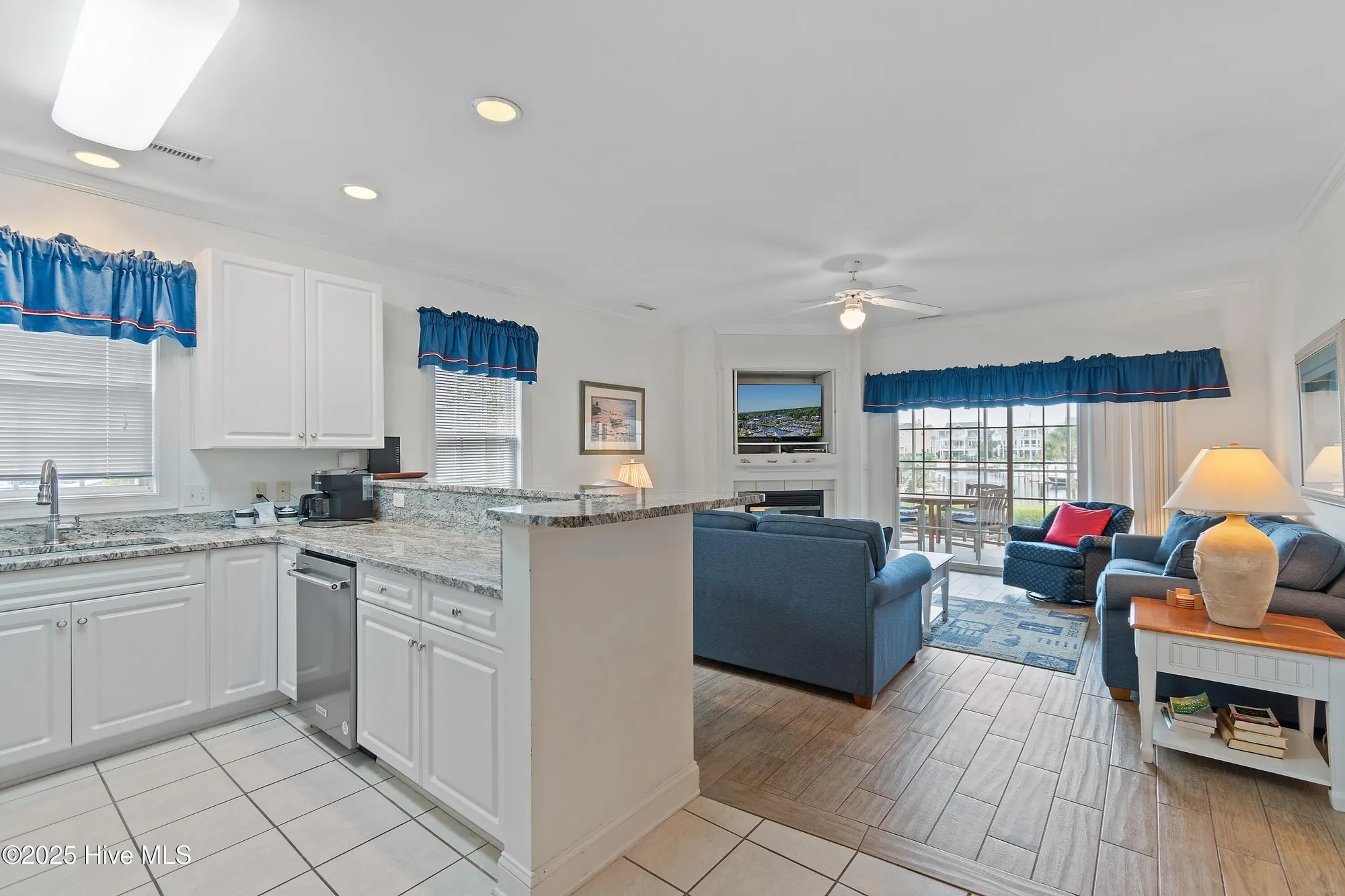 Property Slideshow image 12 of 59 | 2555 st james dr unit 401, Southport, NC, 28461