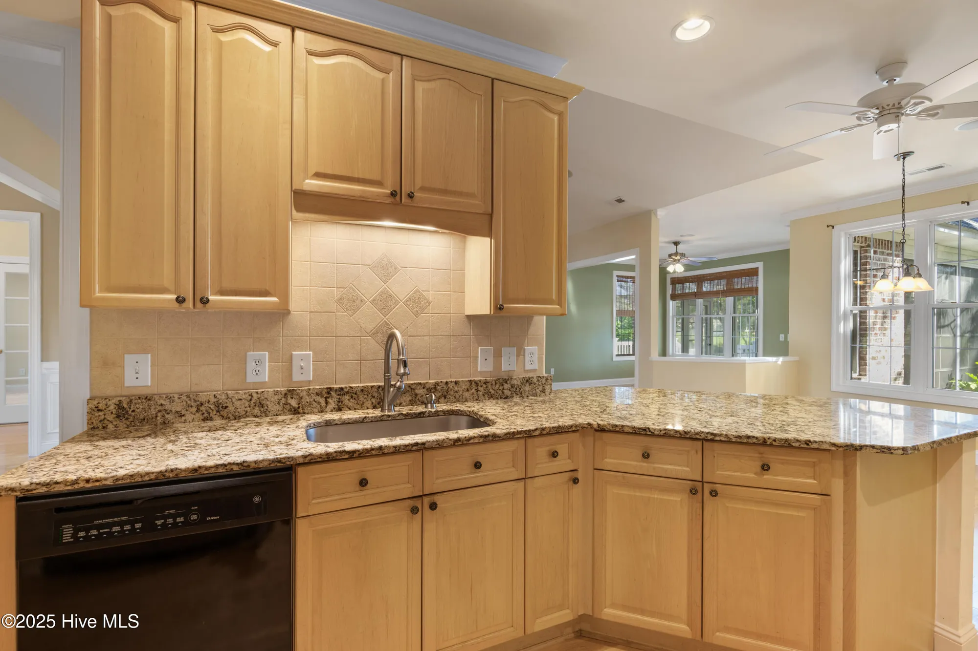 Property Slideshow image 15 of 64 | 3551 members club blvd, Southport, NC, 28461