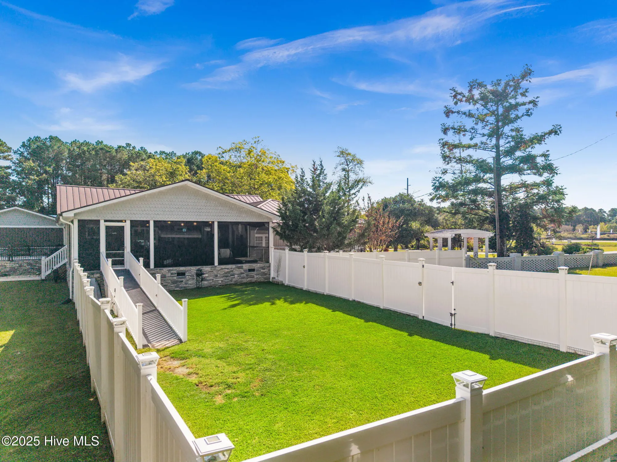 Property Slideshow image 13 of 59 | 280 hickman rd, Calabash, NC, 28467