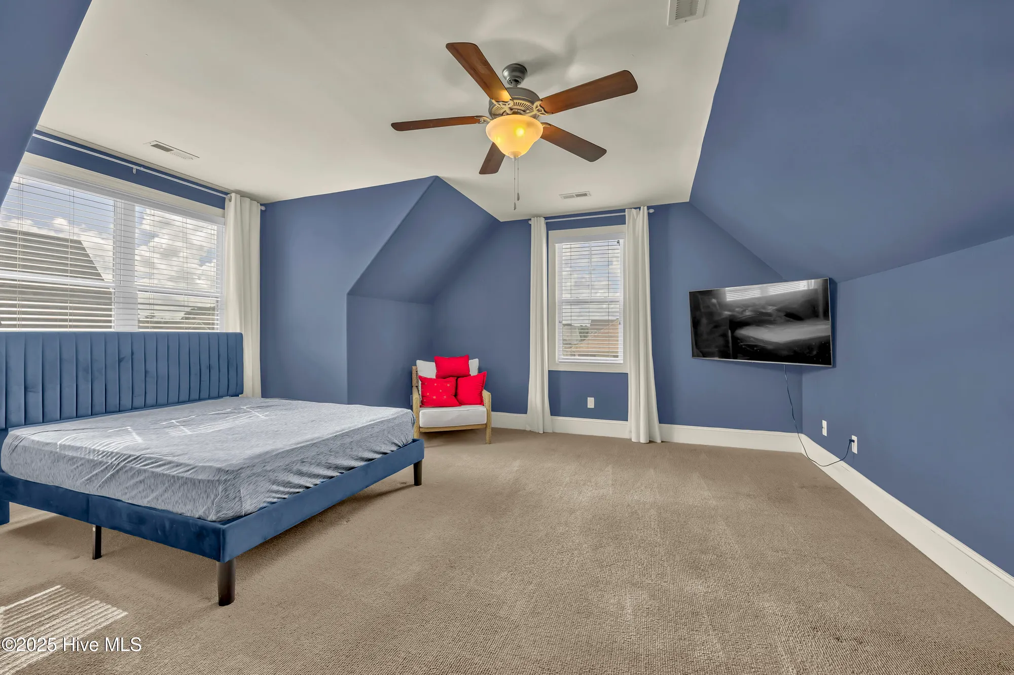 Property Slideshow image 25 of 63 | 8172 garden pointe dr, Leland, NC, 28451