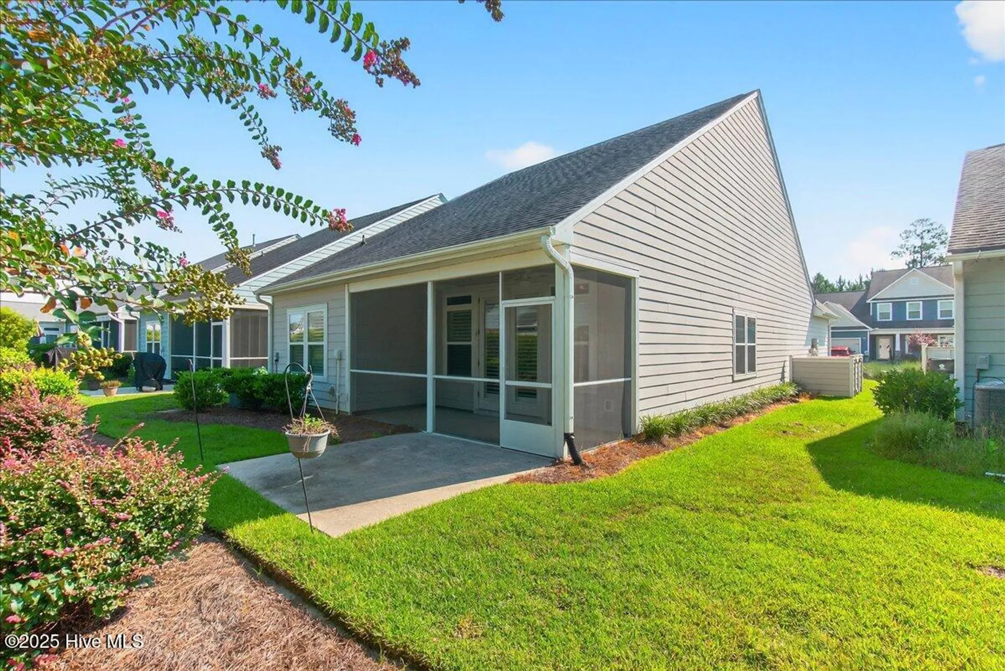 Property Slideshow image 6 of 55 | 7075 muskerry way, Leland, NC, 28451