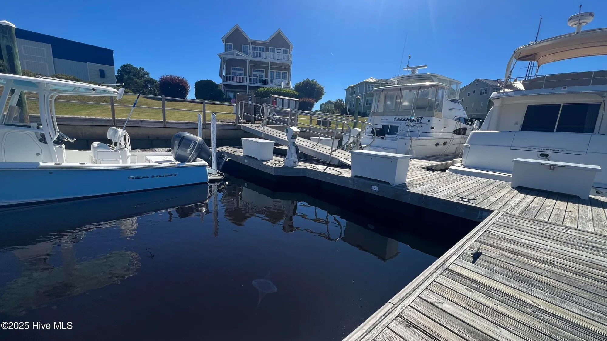 Property Slideshow image 6 of 20 | 2571 st james dr, Southport, NC, 28461