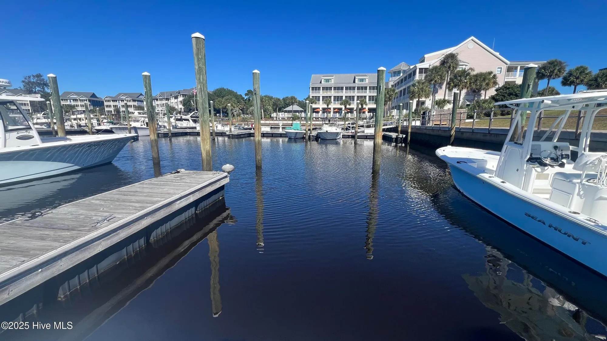 Property Slideshow image 8 of 20 | 2571 st james dr, Southport, NC, 28461